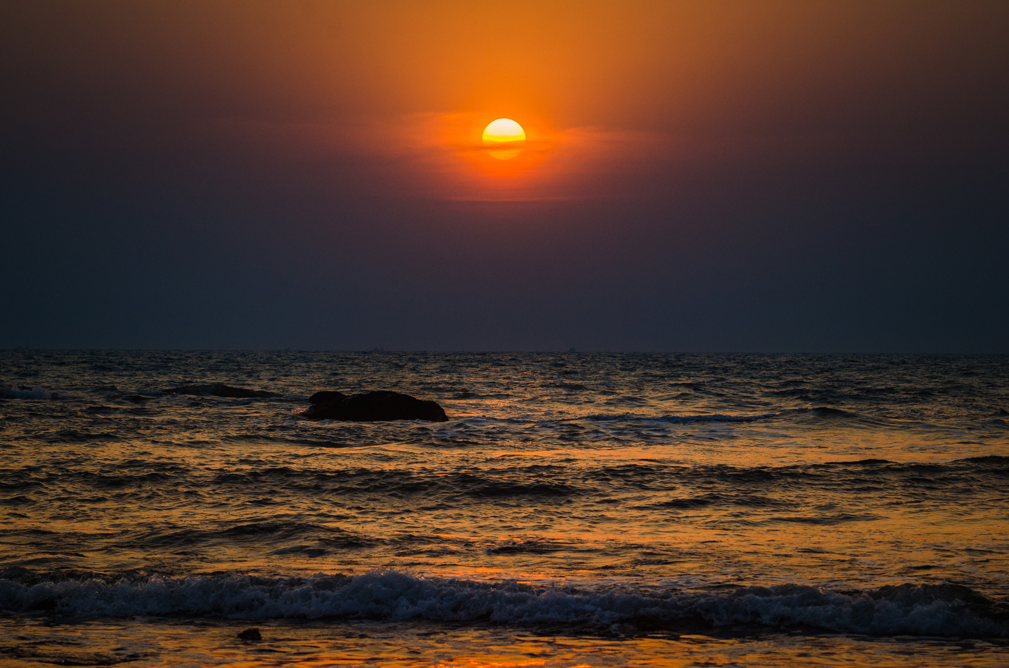 Nikon AF-S Nikkor 70-200mm F4G ED VR sample photo. The golden pearl photography