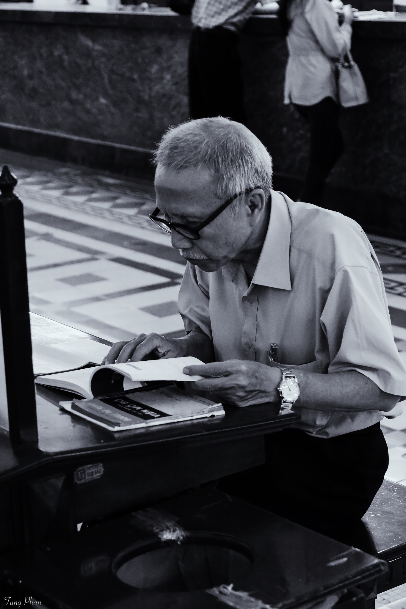 Canon EF 24-105mm F4L IS USM sample photo. People of saigon photography