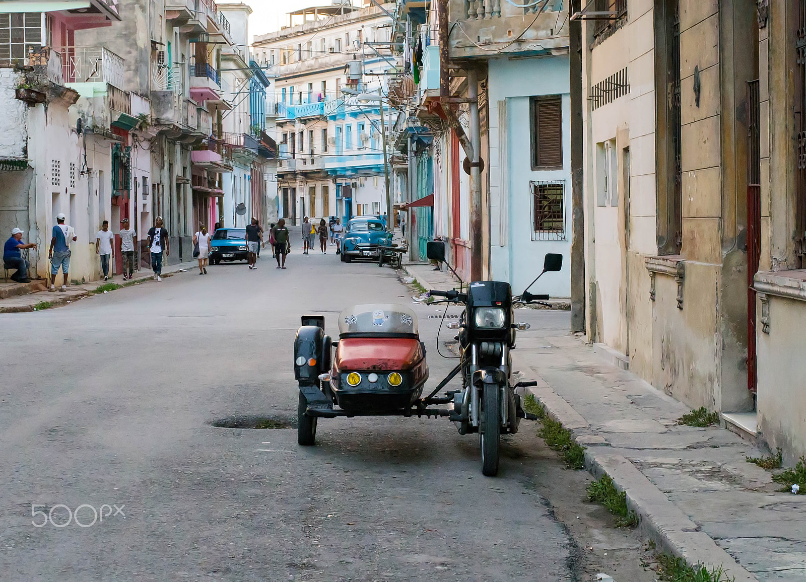 Nikon D610 + Nikon AF-S Nikkor 50mm F1.8G sample photo. Havana street photography