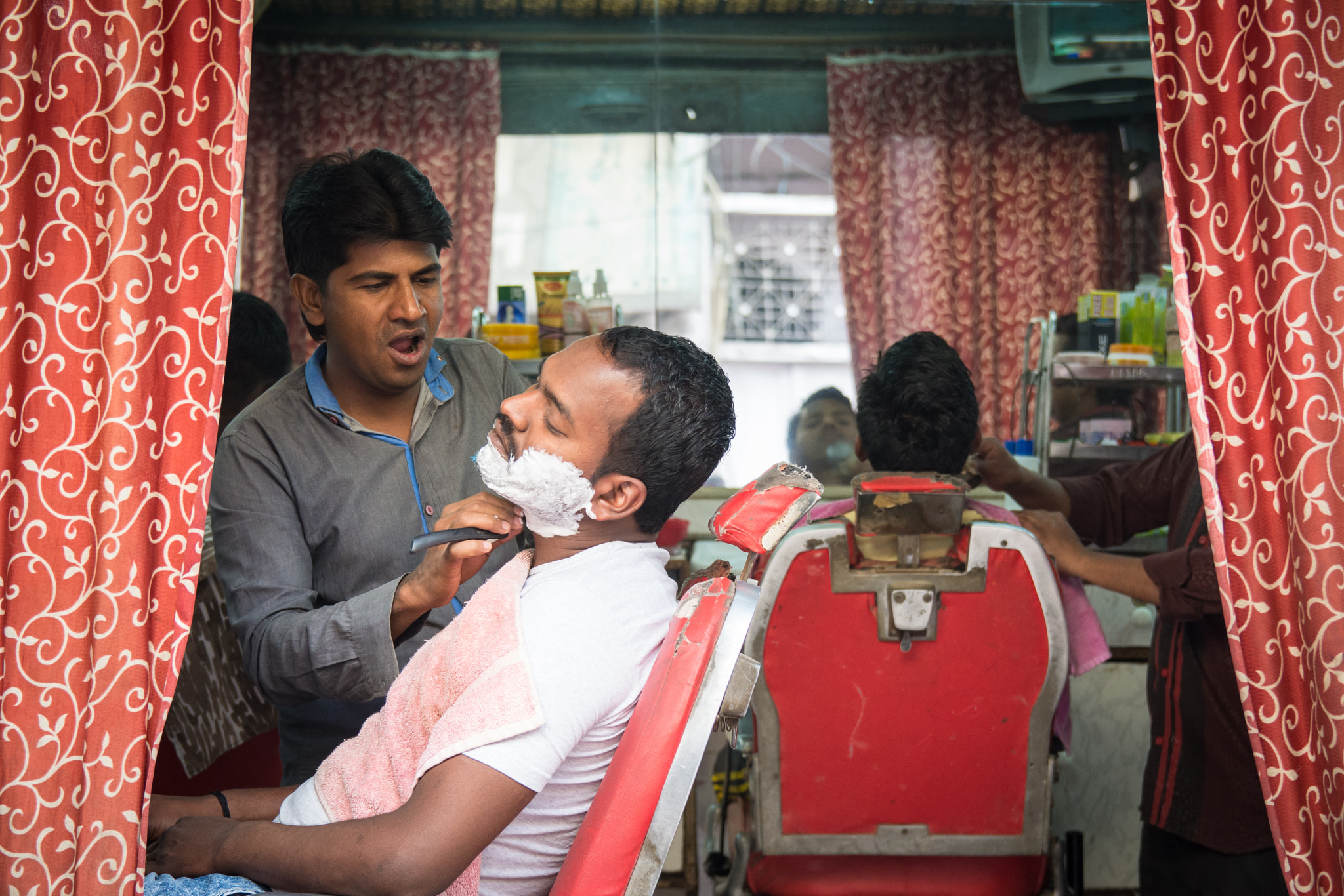 Nikon D7100 sample photo. The delhi barber photography
