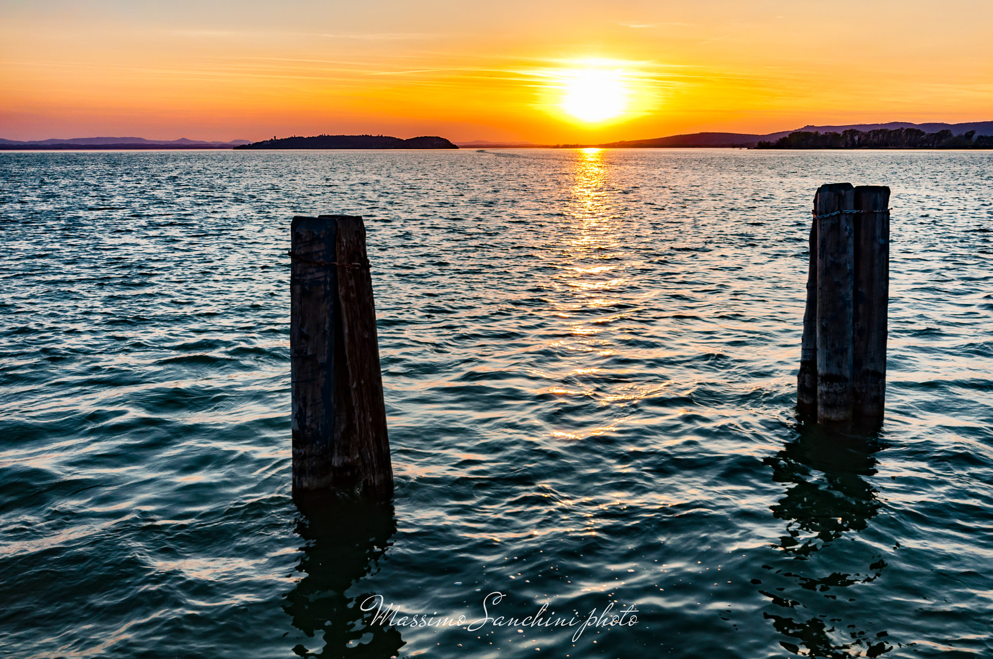 Nikon D90 sample photo. Tramonto sul lago trasimeno (italia) photography