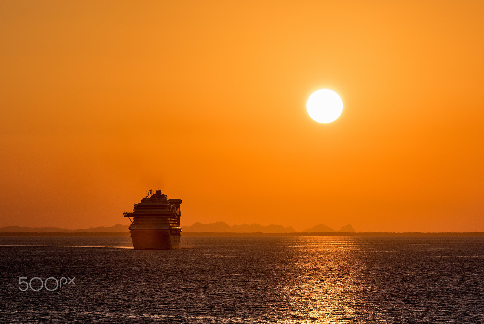 Nikon AF-S Nikkor 70-200mm F2.8G ED VR II sample photo. Cruising photography