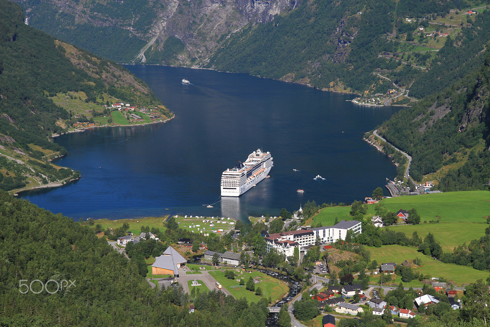 Canon EF-S 17-55mm F2.8 IS USM sample photo. The geirangerfjord in norway photography