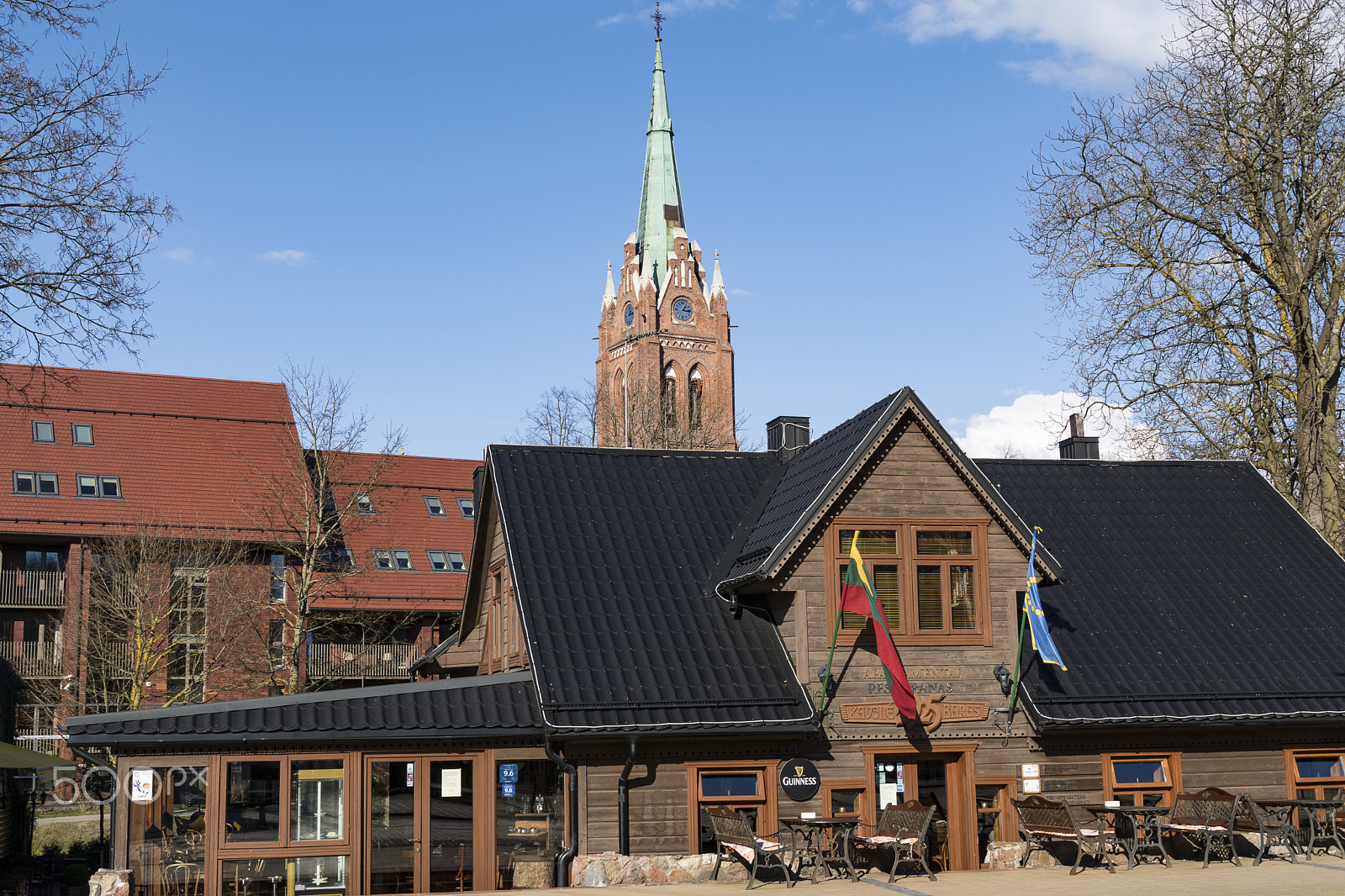 Sony DT 18-200mm F3.5-6.3 sample photo. Tower and restaurant photography