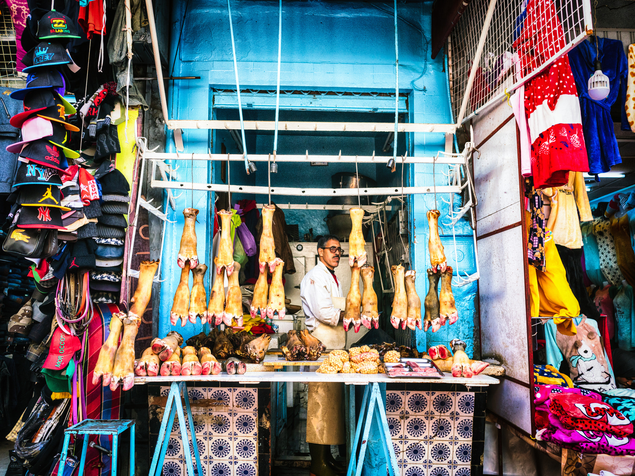 Sony FE 28mm F2 sample photo. Moroccan life contrasts photography