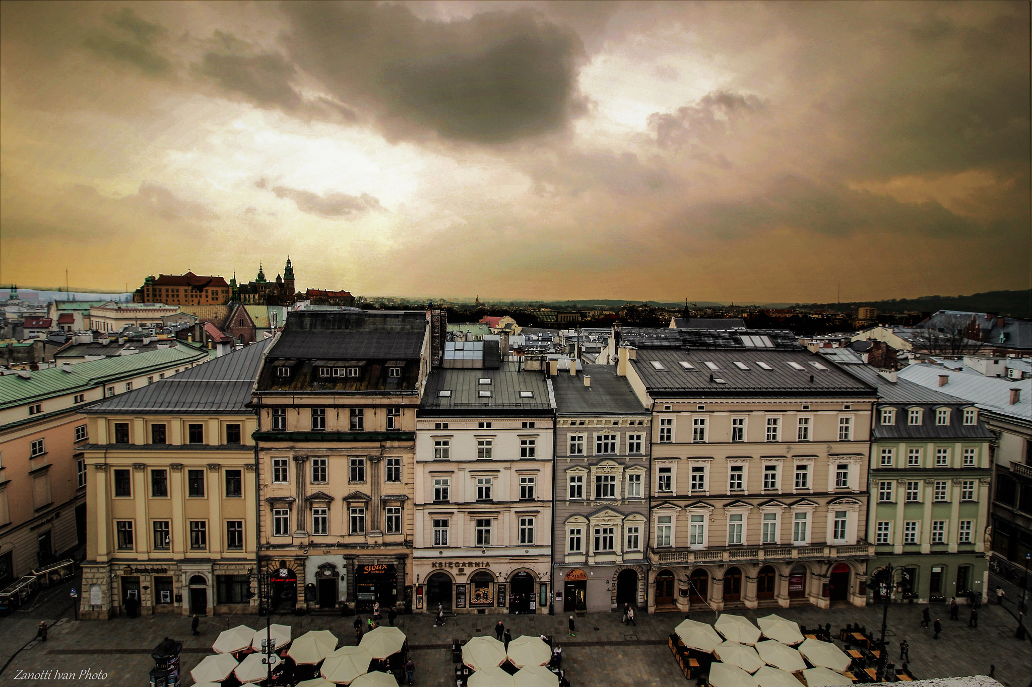 Canon EOS 1200D (EOS Rebel T5 / EOS Kiss X70 / EOS Hi) sample photo. Panoramika krakow photography