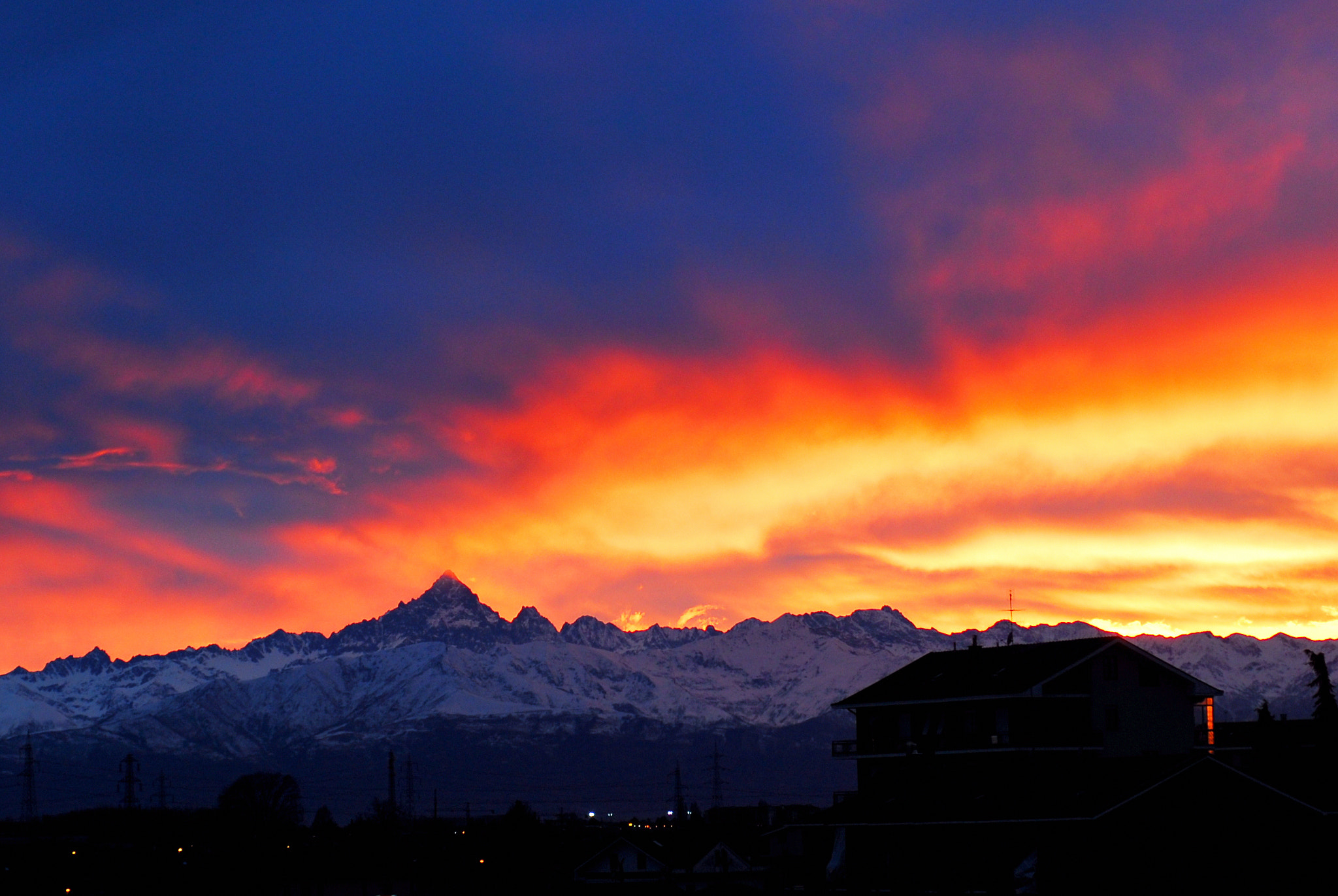 Nikon D200 + AF Nikkor 50mm f/1.8 N sample photo. Monviso eruption photography