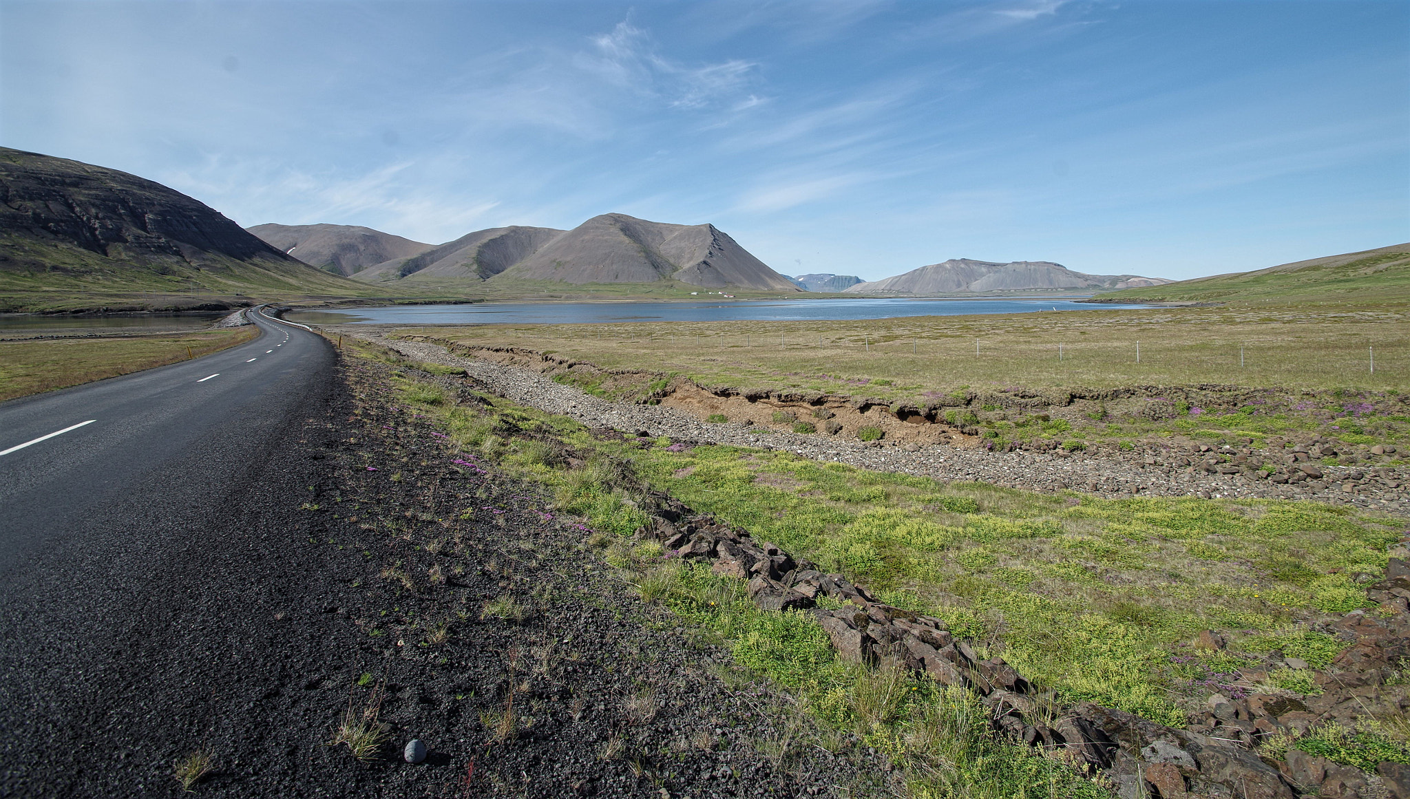 Pentax K-30 sample photo. Icelandic road photography