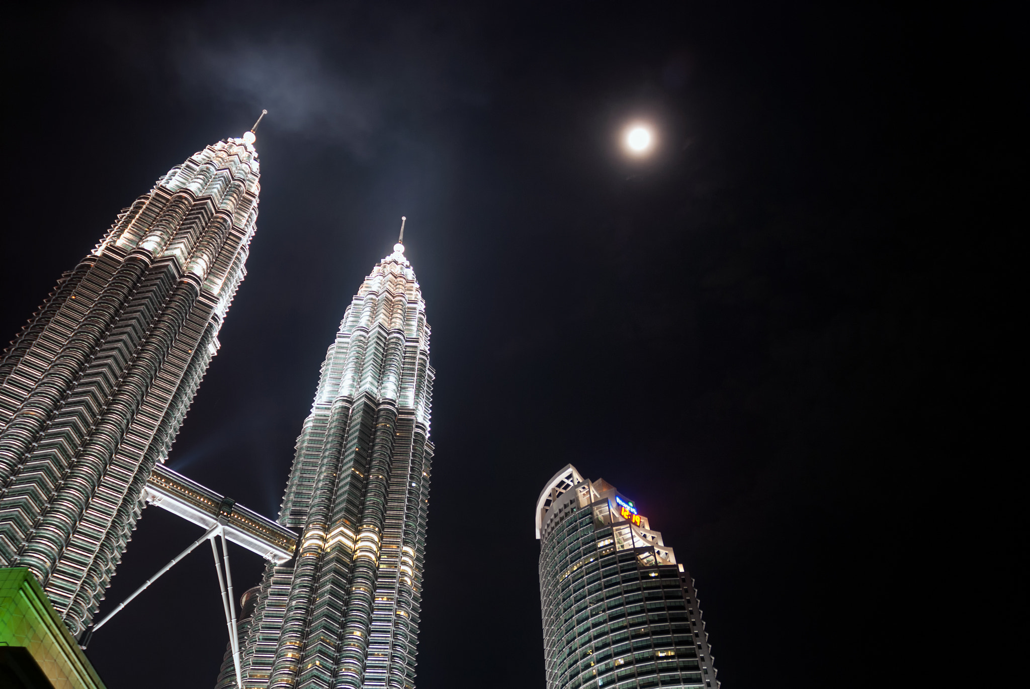 Nikon D80 sample photo. Petronas twin towers in kuala lumpur photography