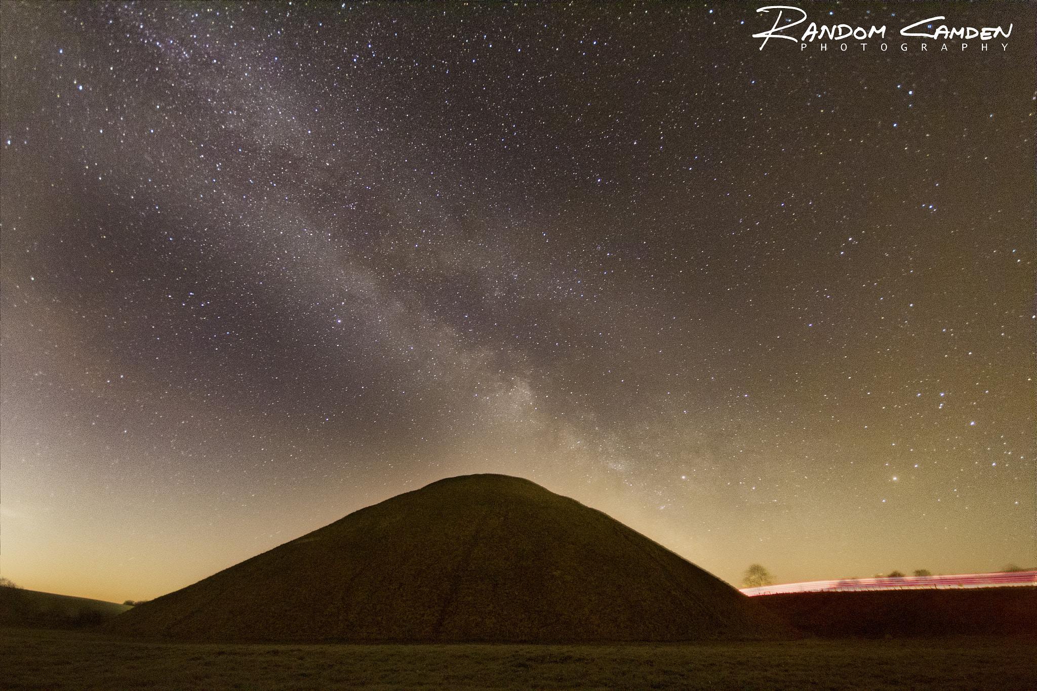 Canon EOS 1300D (EOS Rebel T6 / EOS Kiss X80) + Sigma 10-20mm F4-5.6 EX DC HSM sample photo. Silbury hill milky way h photography