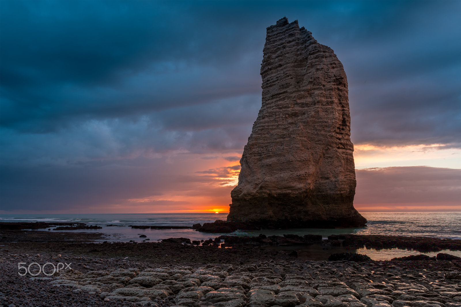 Sigma 17-70mm F2.8-4 DC Macro OS HSM sample photo. Etretat - aiguille creuse photography