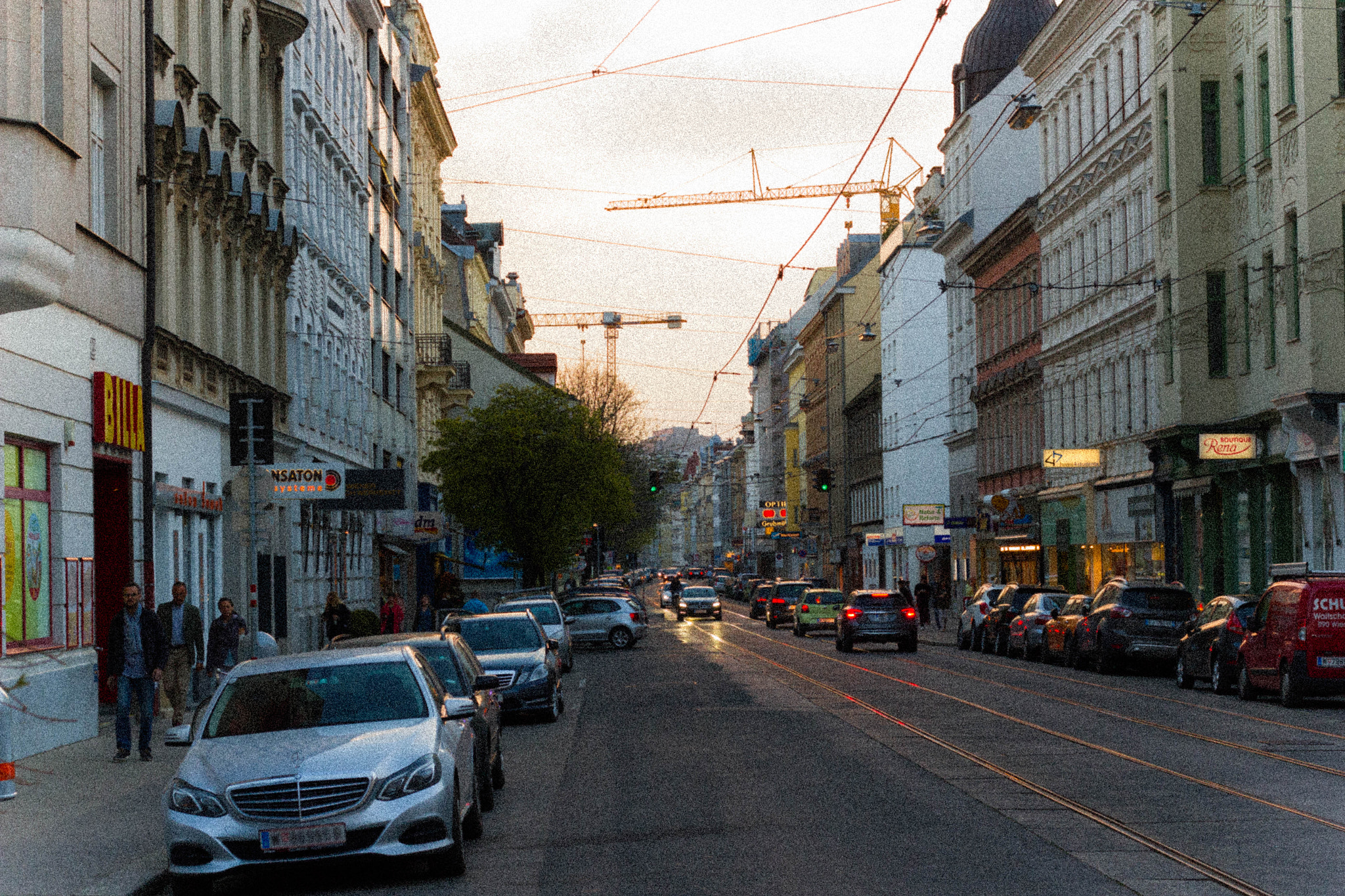 Canon EOS 550D (EOS Rebel T2i / EOS Kiss X4) sample photo. A street in vienna photography