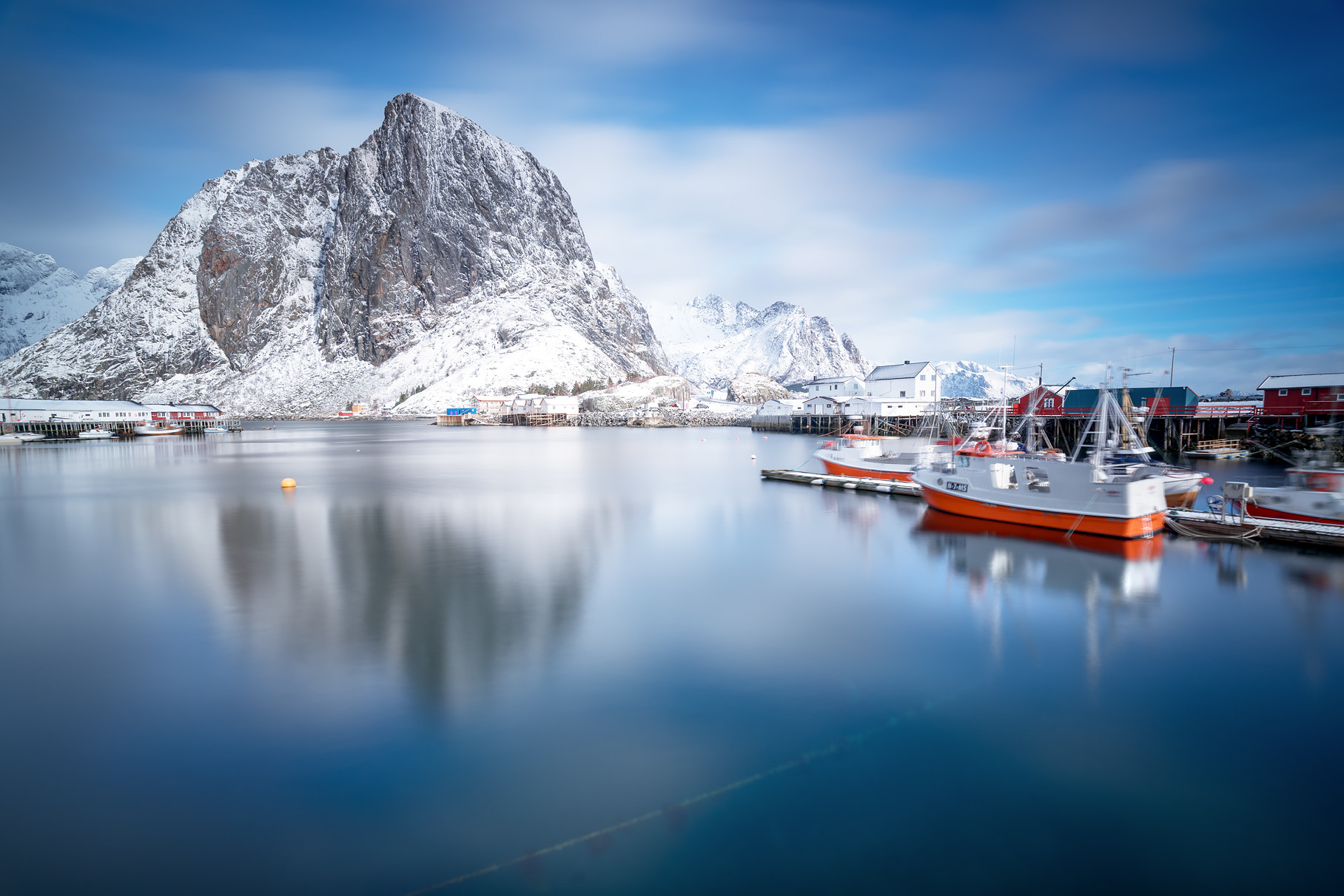 Sony a7R II + Sony Vario-Tessar T* FE 16-35mm F4 ZA OSS sample photo. Blue marine photography
