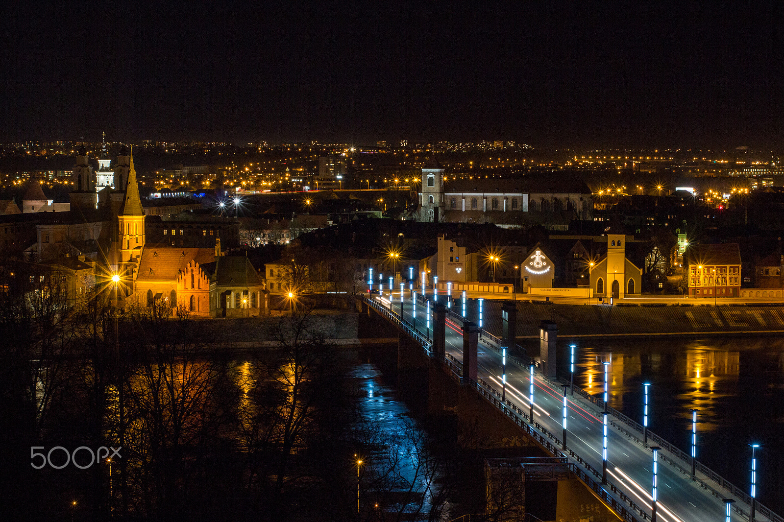 Canon EOS 600D (Rebel EOS T3i / EOS Kiss X5) + Canon EF 40mm F2.8 STM sample photo. Night rhythm photography