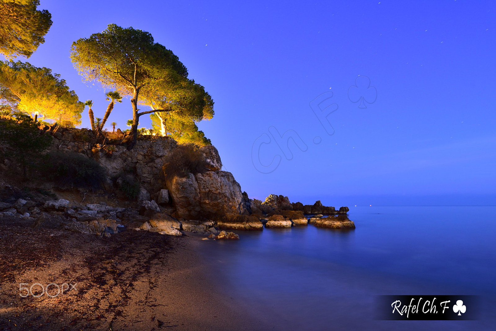 Nikon AF-S Nikkor 18-35mm F3.5-4.5G ED sample photo. Lights and shadows photography