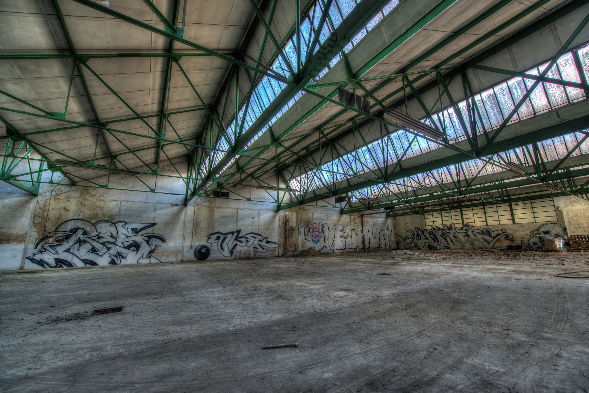 Nikon AF-S Nikkor 14-24mm F2.8G ED sample photo. Urbex la couronne photography