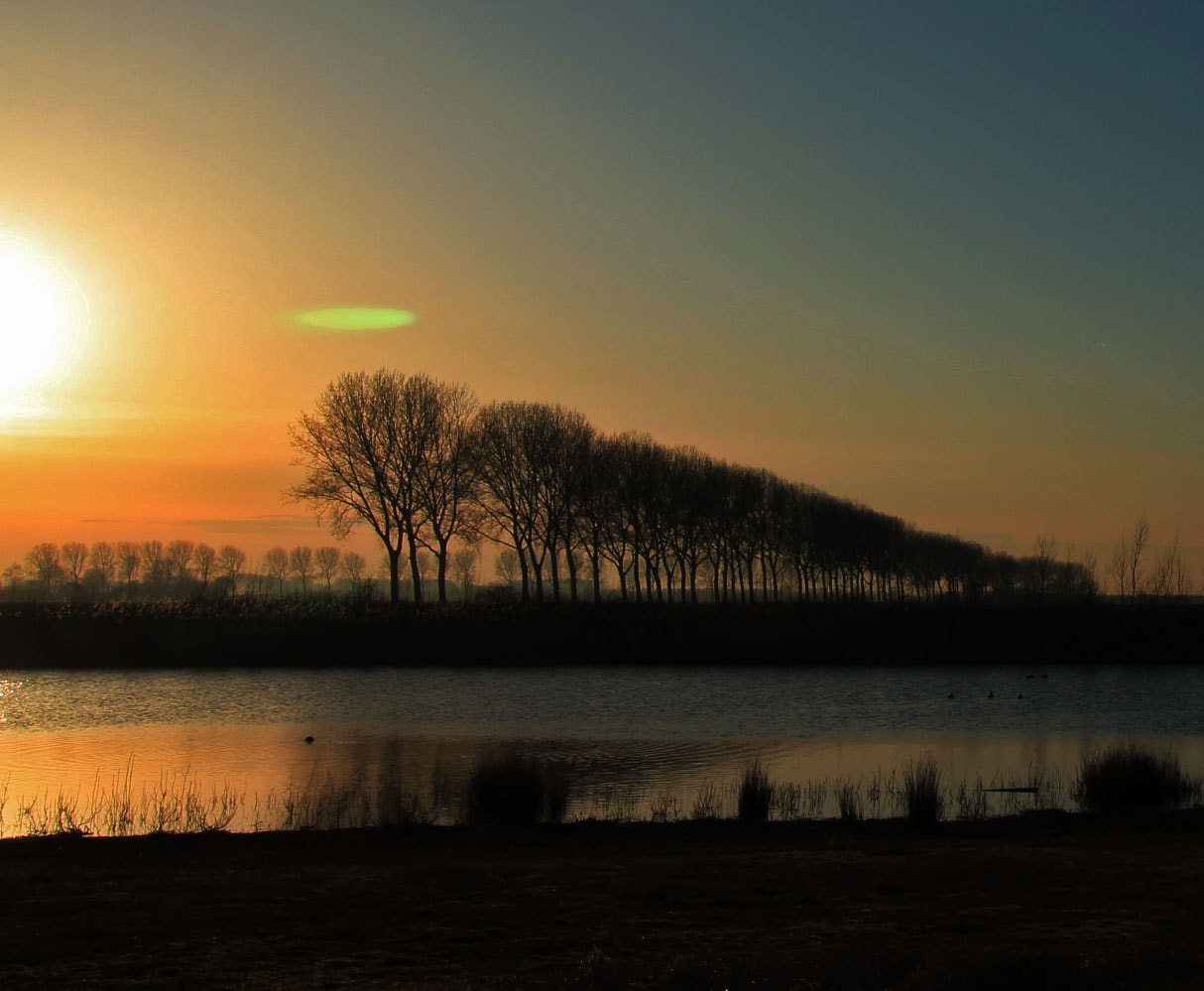 Canon EOS 1200D (EOS Rebel T5 / EOS Kiss X70 / EOS Hi) + Canon EF-S 10-18mm F4.5–5.6 IS STM sample photo. Sunset photography