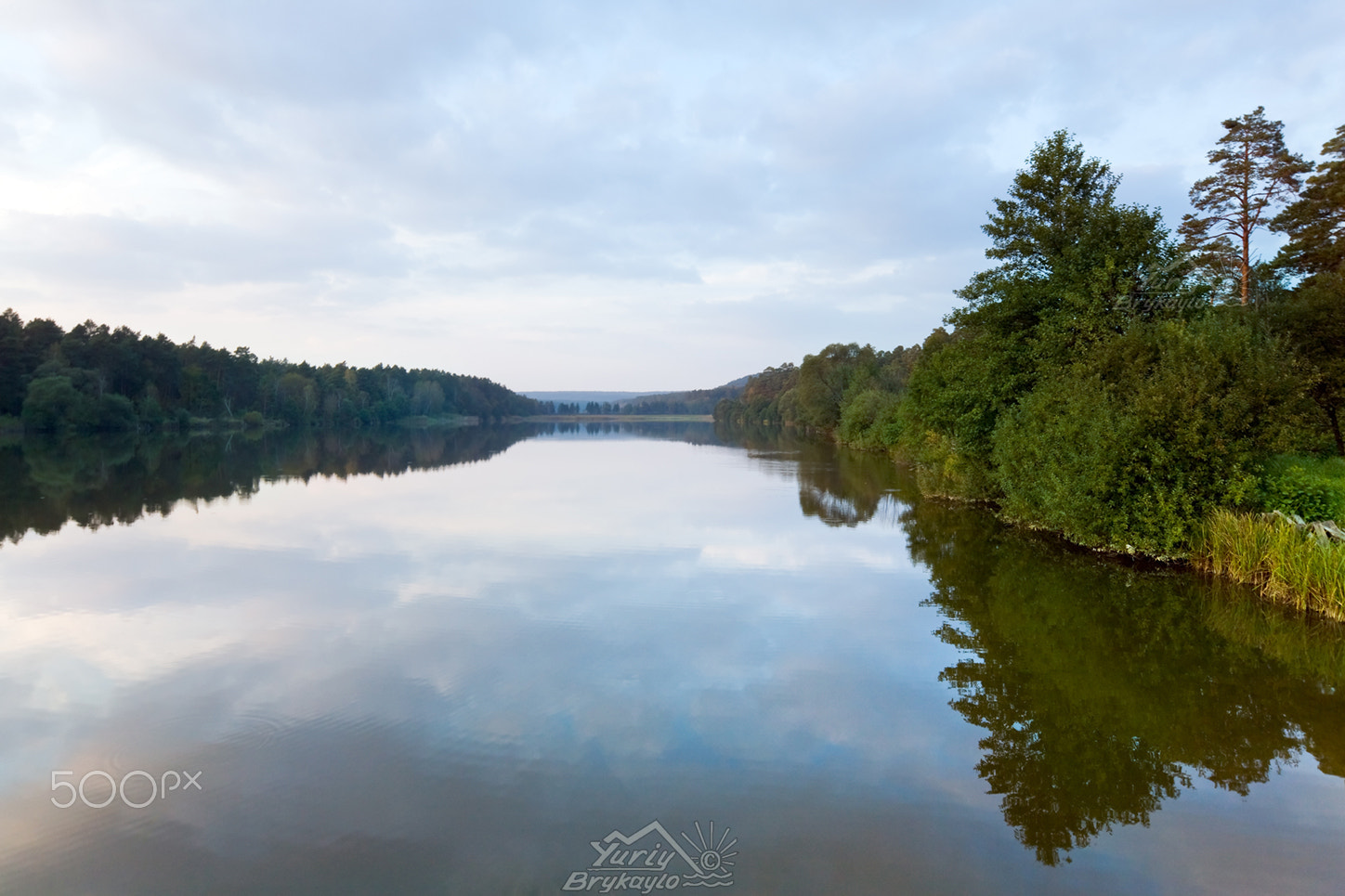 Canon EOS 5D + Canon EF 16-35mm F2.8L II USM sample photo. Autumn misty evening lake photography