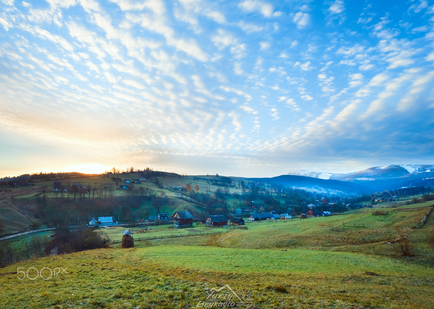 Canon EOS 5D + Canon EF 16-35mm F2.8L II USM sample photo. Daybreak in mountain photography