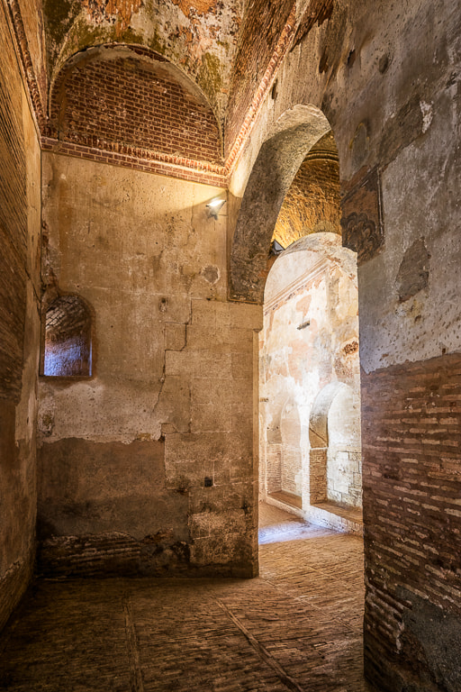 Sony a7 + Sony Vario-Tessar T* FE 16-35mm F4 ZA OSS sample photo. Puerta de la justicia photography