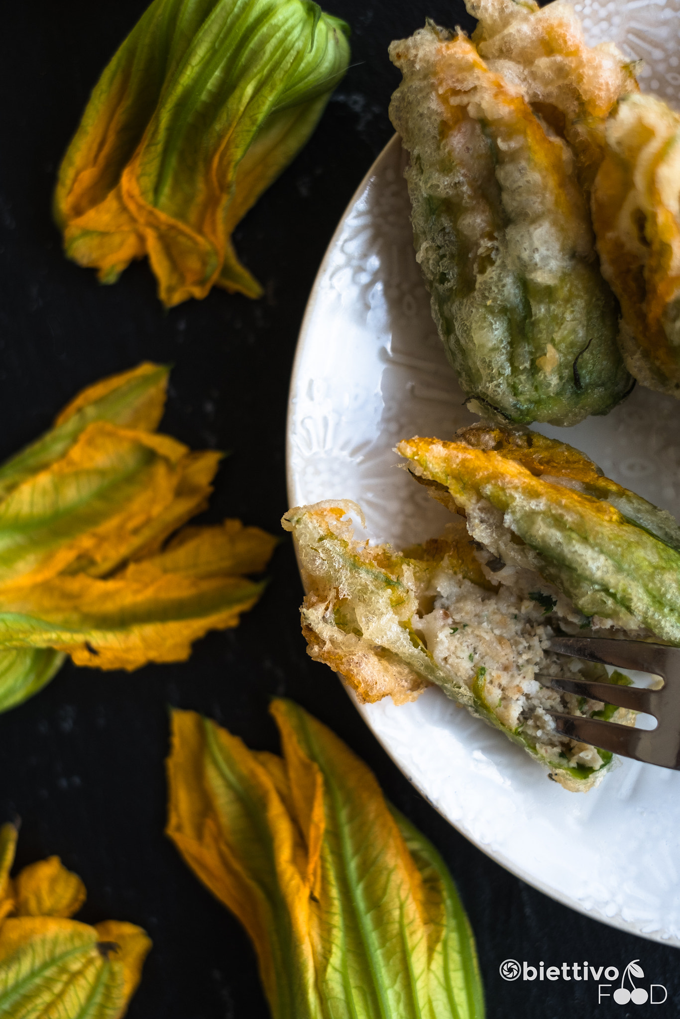 Fujifilm X-T2 sample photo. Tub gurnard in zucchini blossom photography