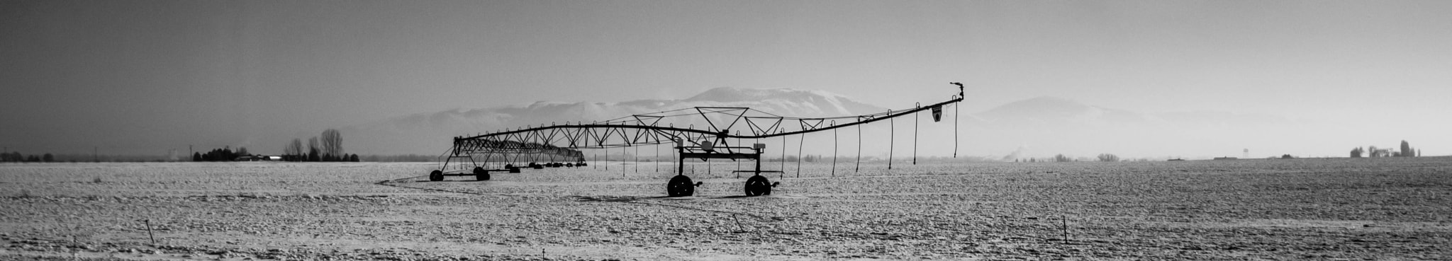 Canon EOS 700D (EOS Rebel T5i / EOS Kiss X7i) + Sigma 10-20mm F4-5.6 EX DC HSM sample photo. Winter farmland photography