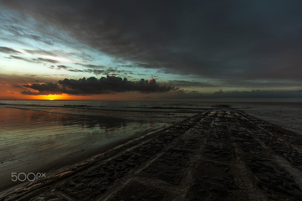 Canon EF 16-35mm F4L IS USM sample photo. Sunset middelkerke photography