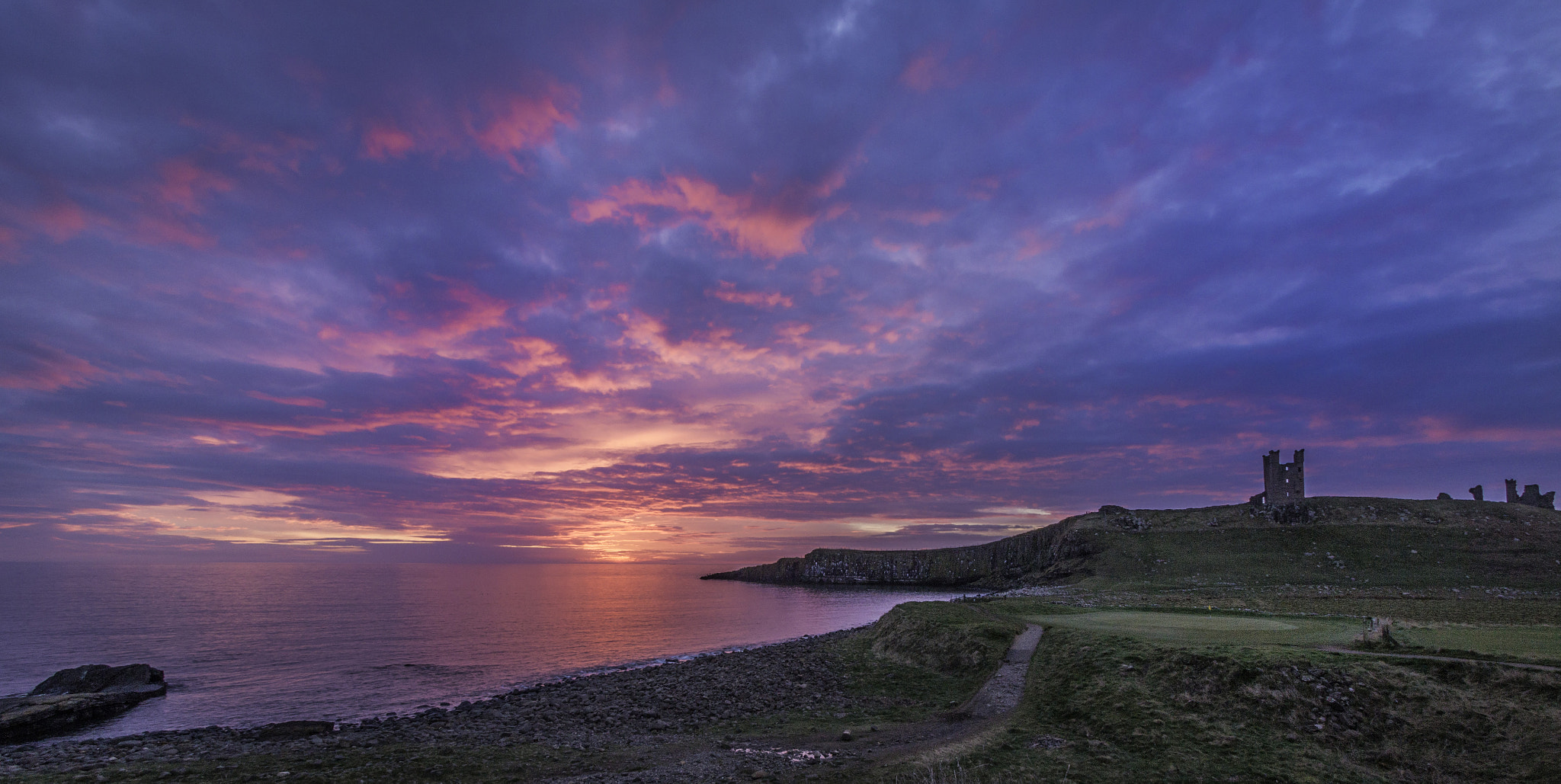 Canon EF-S 10-22mm F3.5-4.5 USM sample photo. Dunstanburgh dawn photography