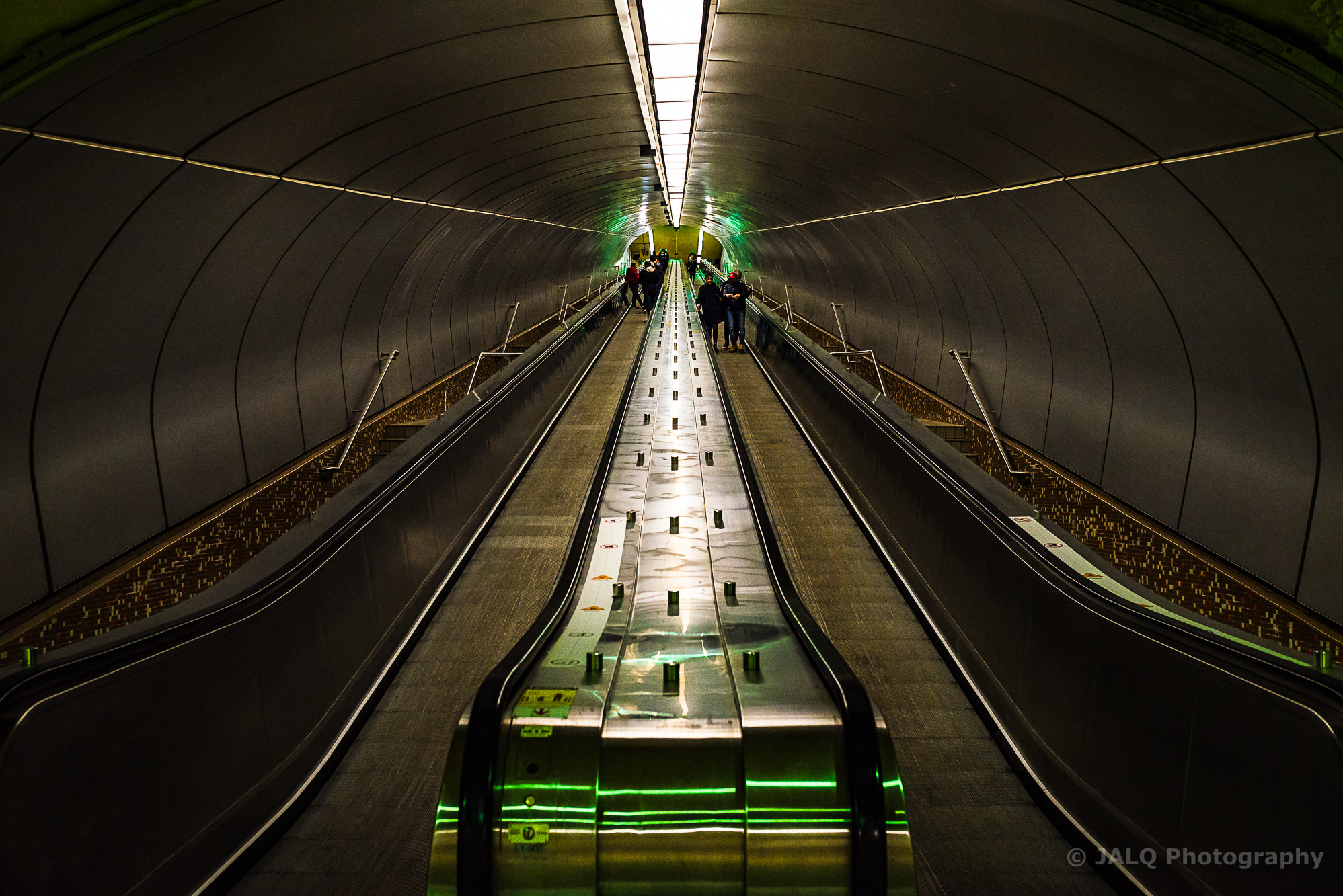 Nikon D610 sample photo. Saturday night walk - metro beaudry - montreal photography
