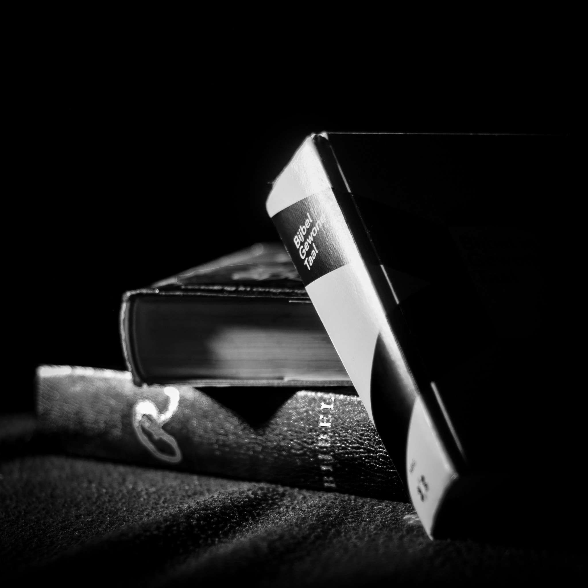 Nikon D7000 + Nikon AF Nikkor 50mm F1.8D sample photo. Bible still life photography