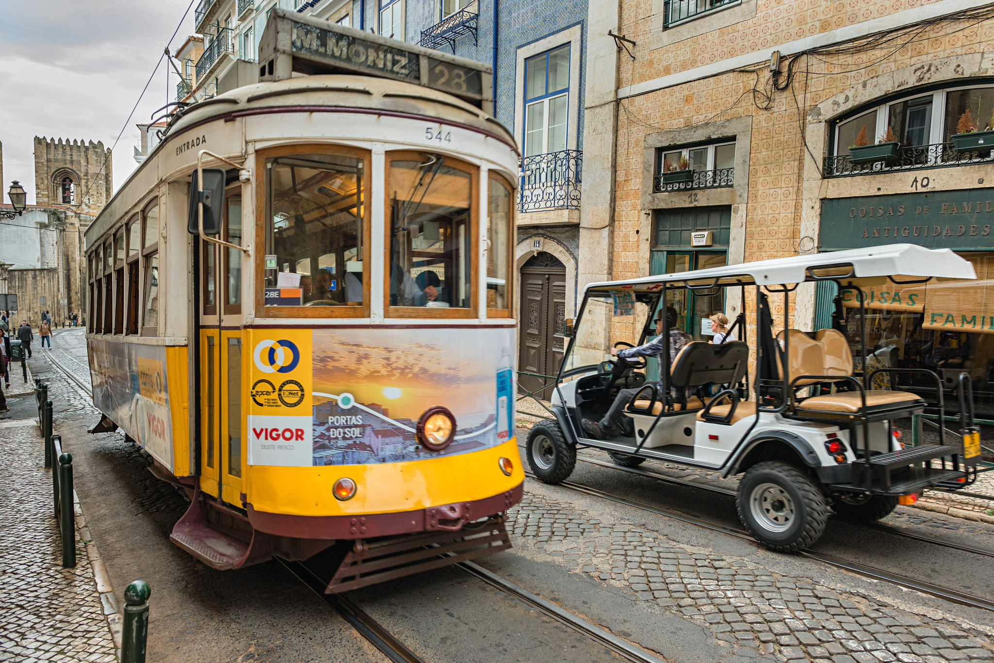 Nikon AF-S Nikkor 24mm F1.4G ED sample photo. Traffic in lisbon photography