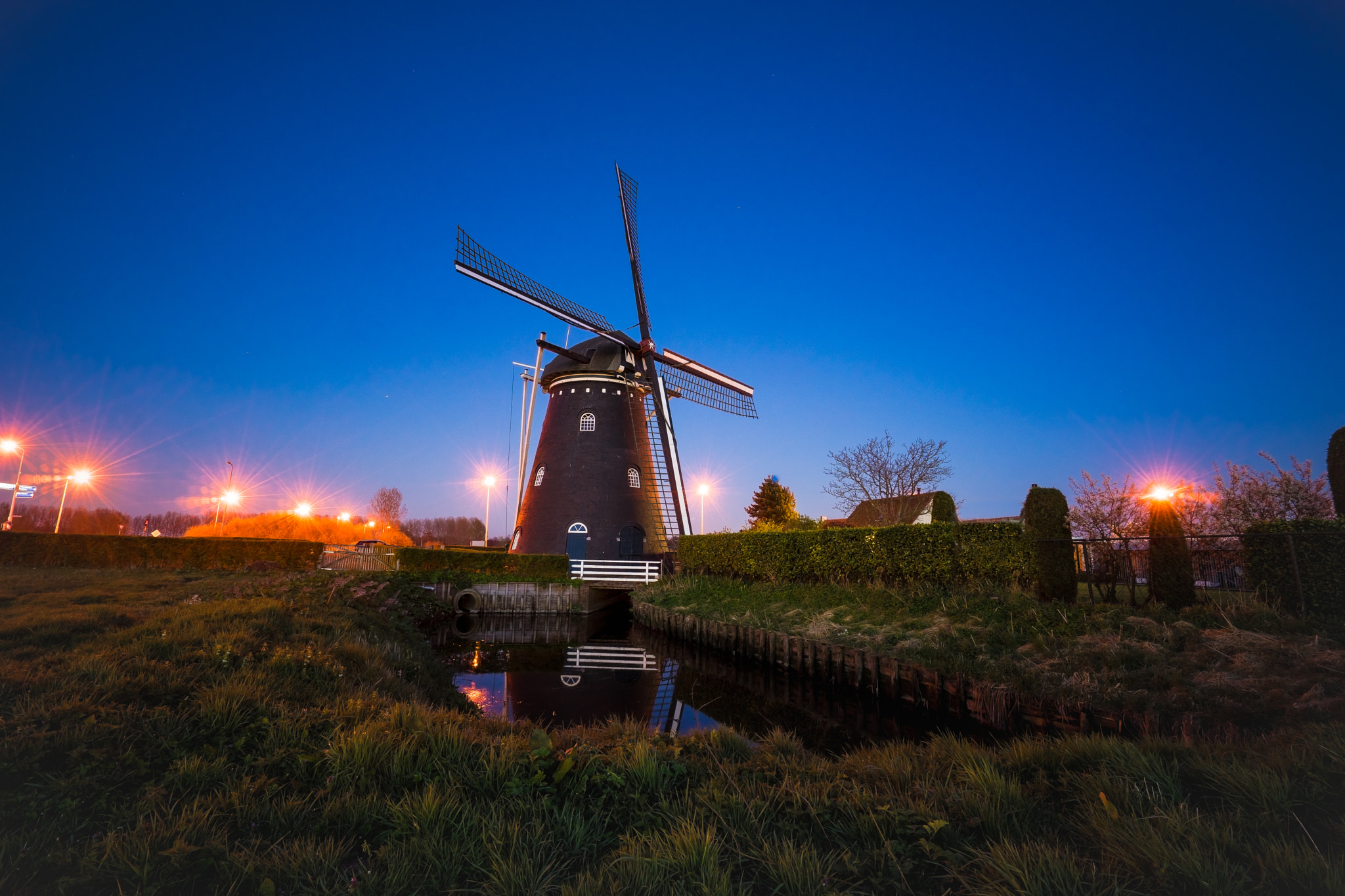 Sony a7 + Sony Vario-Tessar T* FE 16-35mm F4 ZA OSS sample photo. Windmill, zwartebergse molen photography