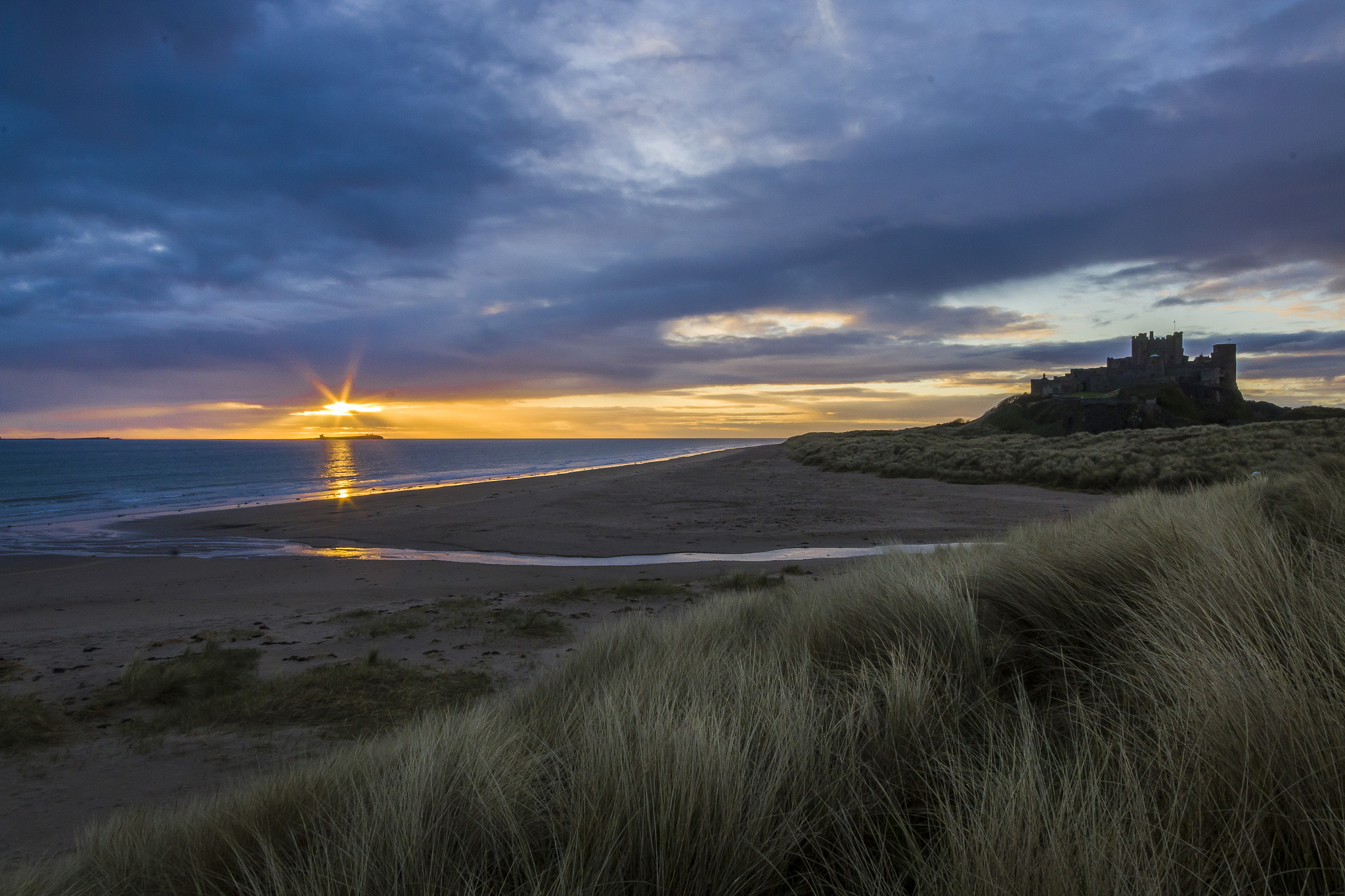 Canon EF-S 10-22mm F3.5-4.5 USM sample photo. Bamburgh sunrise photography