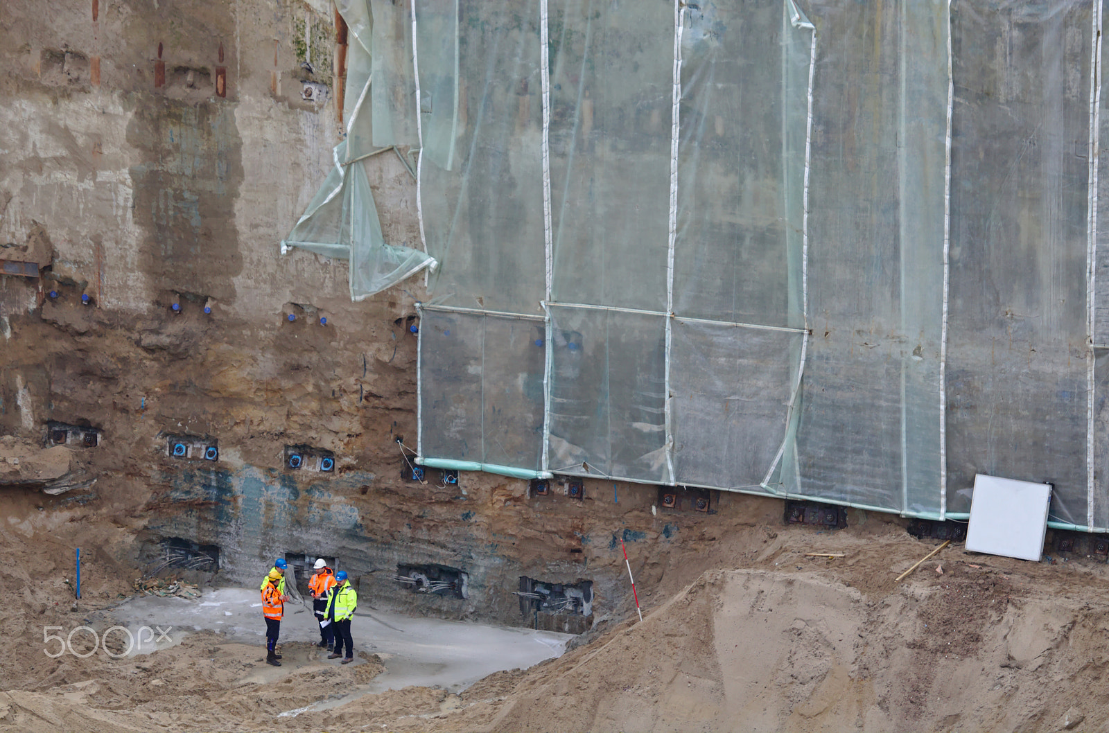 Canon EF-S 55-250mm F4-5.6 IS STM sample photo. Civil engineers in a meeting with their supervisor photography