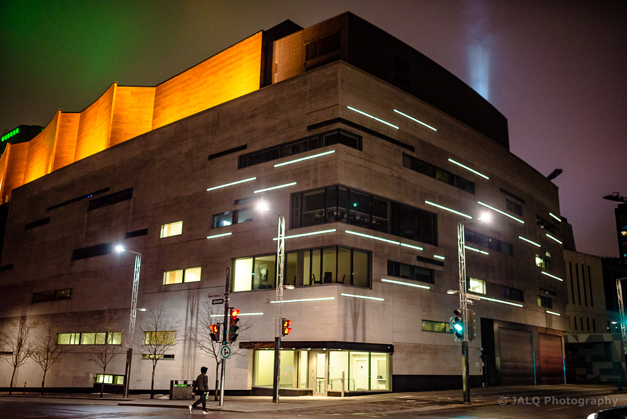 Nikon D610 sample photo. Saturday night walk - maison de l'orchestre symphonique - montreal  photography