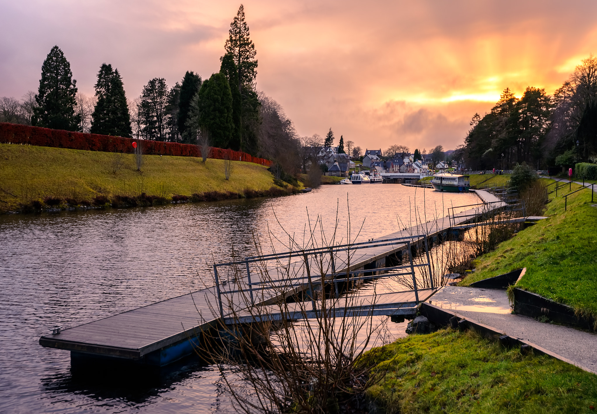 Nikon D610 sample photo. Atardecer sobre loch ness photography