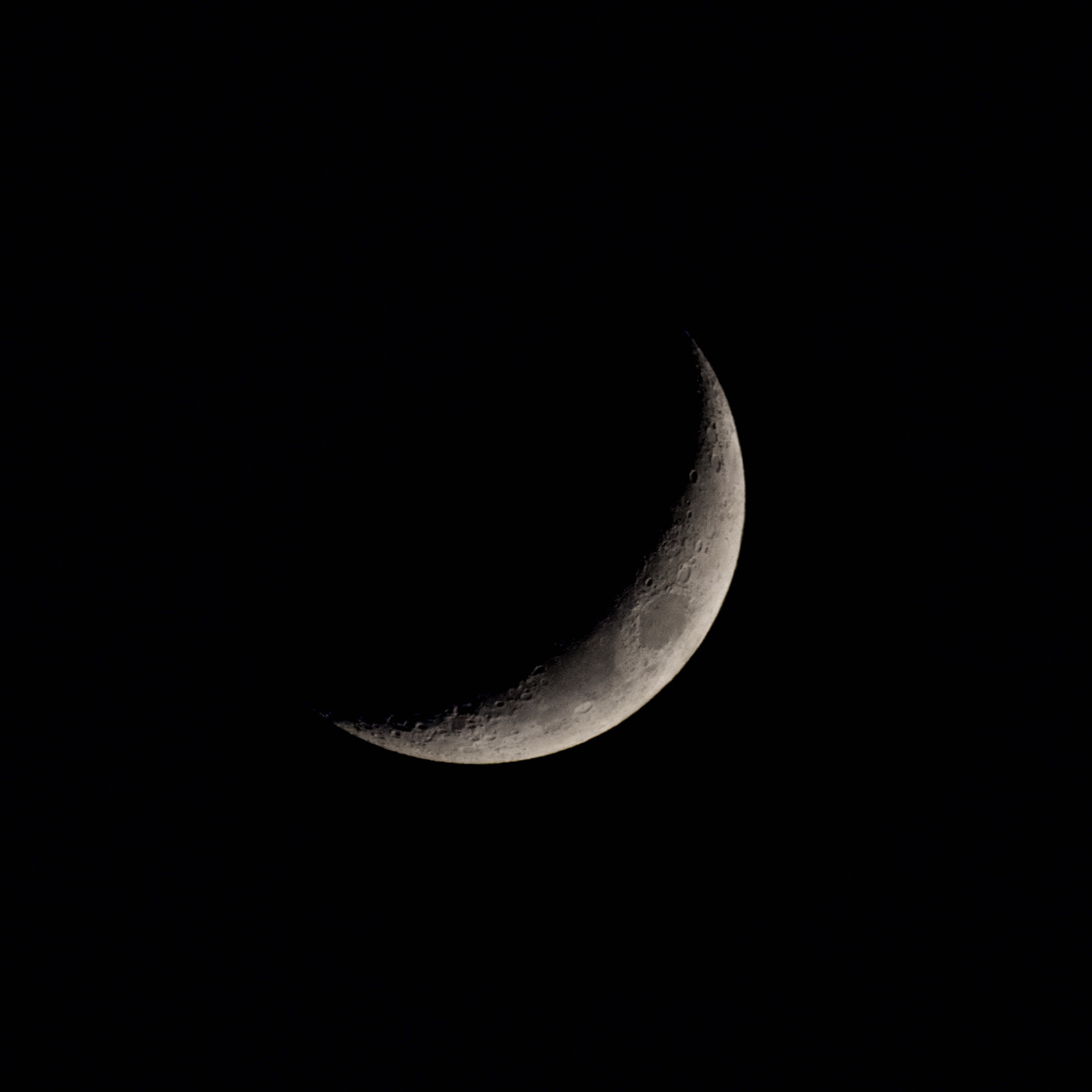 Olympus OM-D E-M5 II sample photo. Moon photography