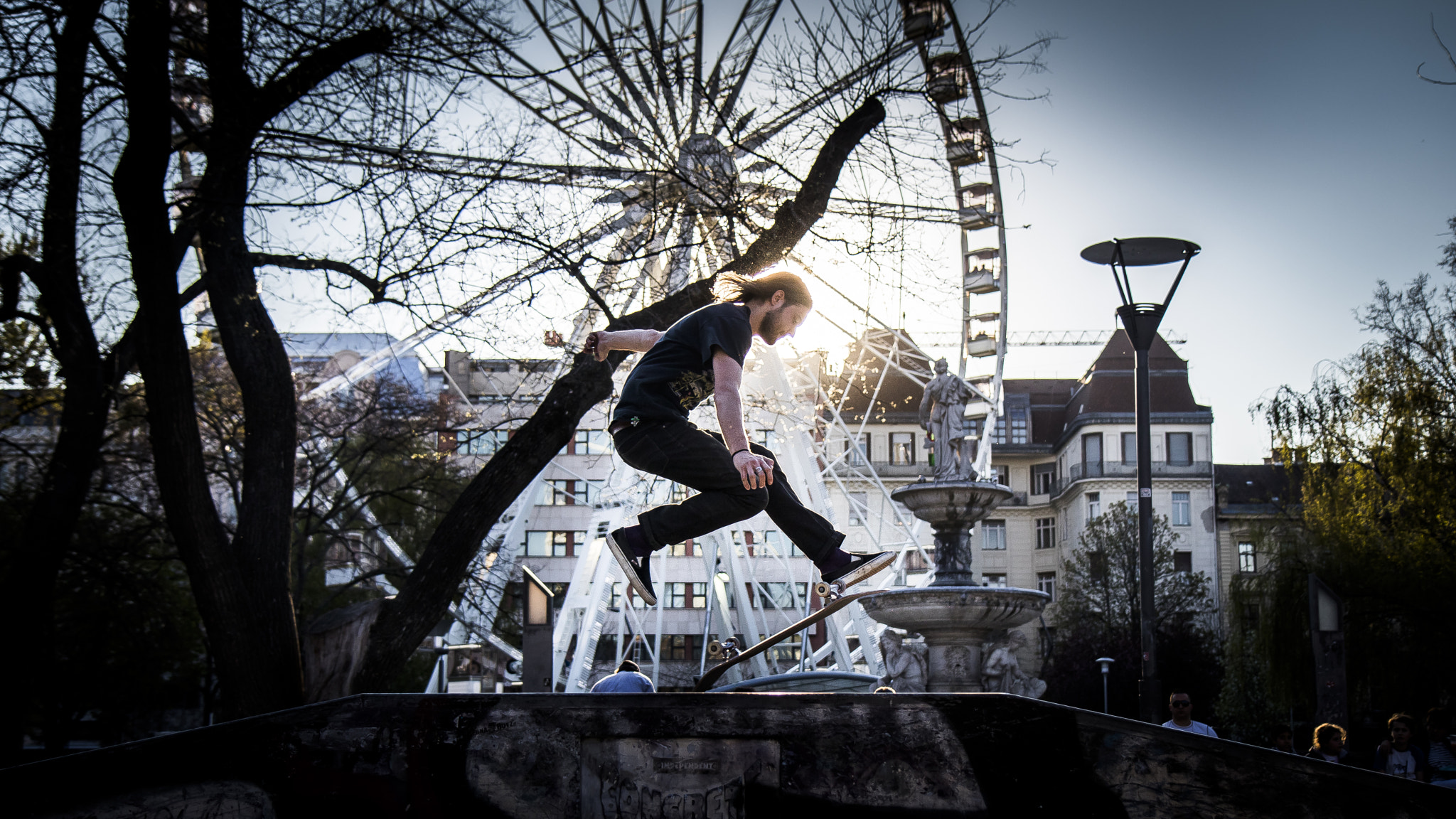Canon EF-S 17-55mm F2.8 IS USM sample photo. Skateboard park in budapest. photography
