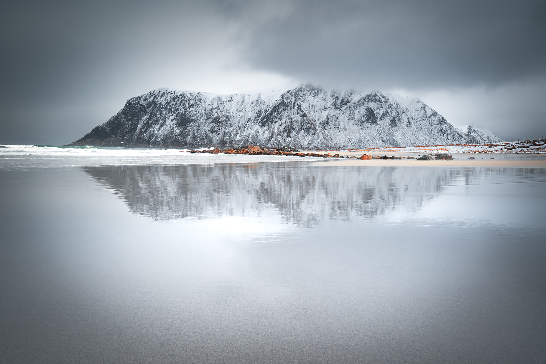 Sony a7R II + Sony Vario-Tessar T* FE 16-35mm F4 ZA OSS sample photo. Mirrorless photography