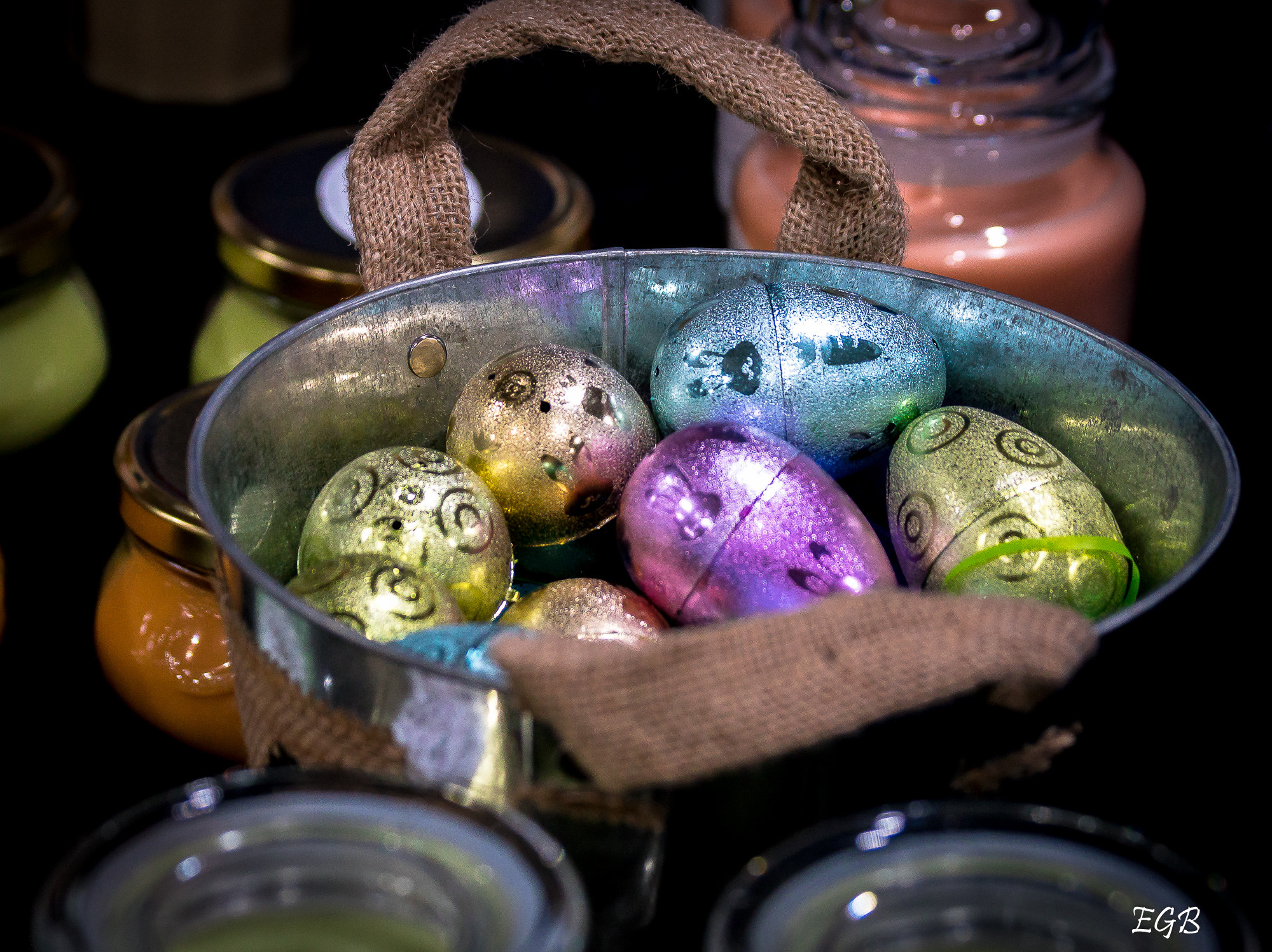 Canon EOS 750D (EOS Rebel T6i / EOS Kiss X8i) sample photo. Eggs in a bucket photography