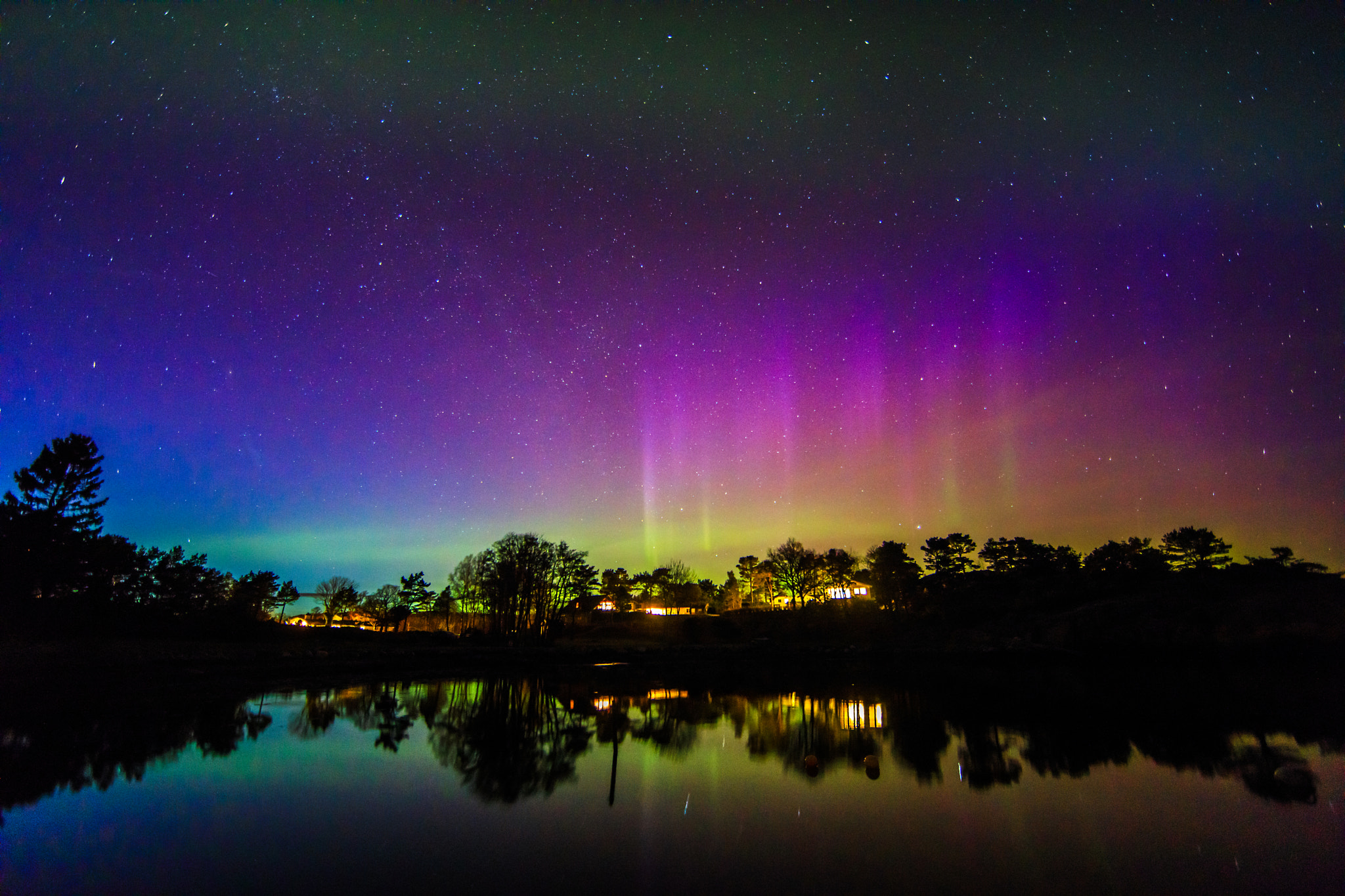 Canon EOS 5D Mark IV + Canon EF 14mm F2.8L II USM sample photo. Aurora colors photography