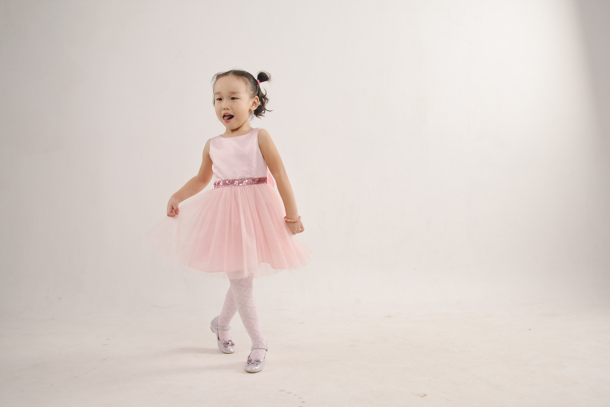 Canon EOS 5D sample photo. Little dancer photography
