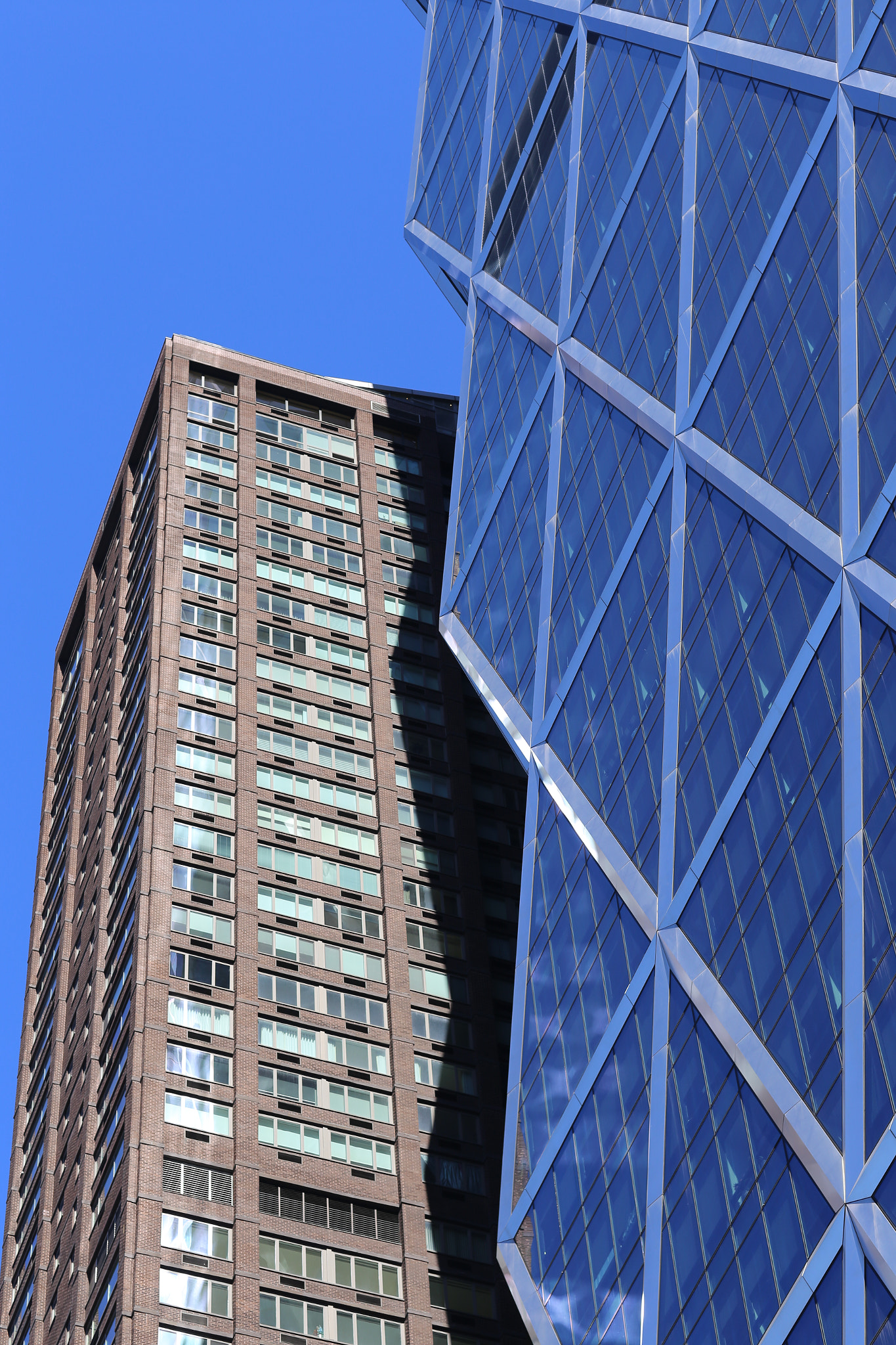 Canon EF 85mm F1.2L II USM sample photo. Hearst tower photography