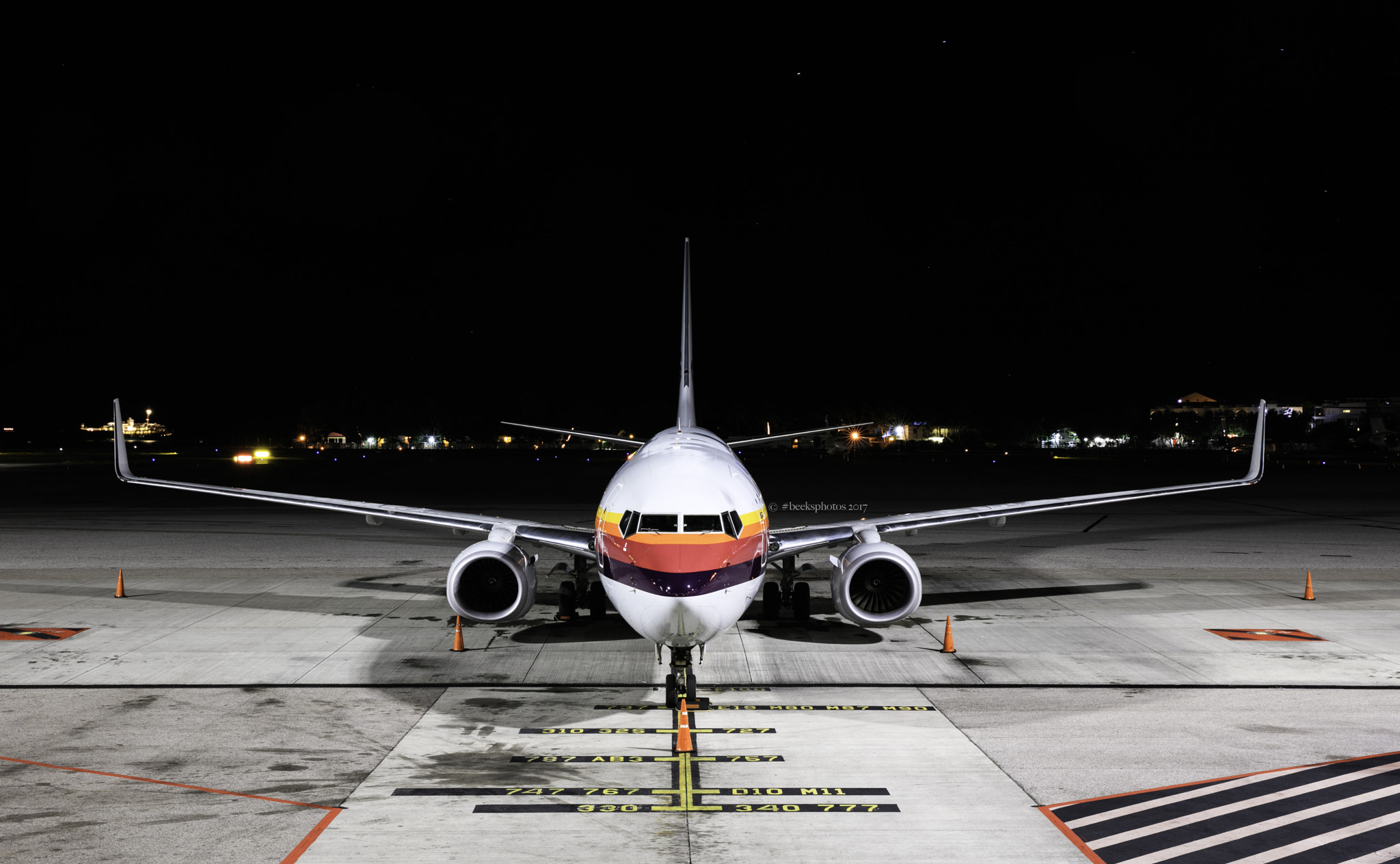 Canon EF 24-70mm F2.8L II USM sample photo. American airlines aircal boeing 738 #beeksphotos photography