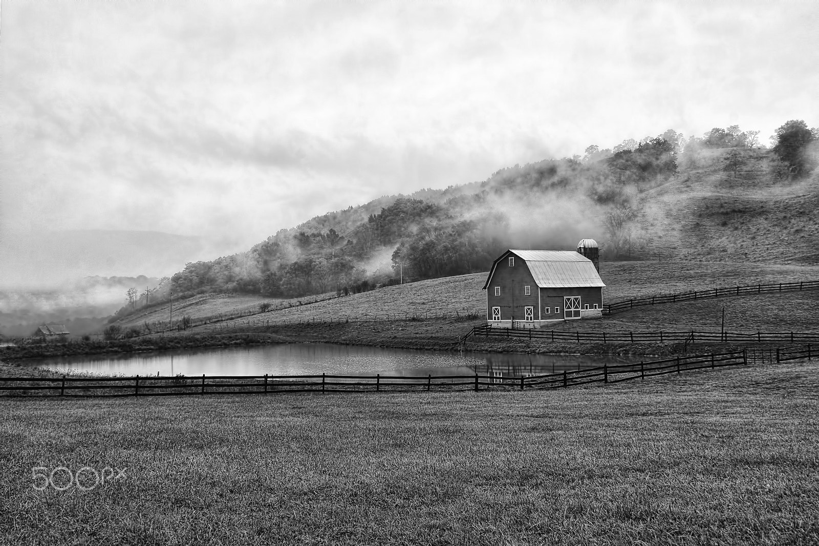 Nikon D7200 sample photo. Barn on the fog photography
