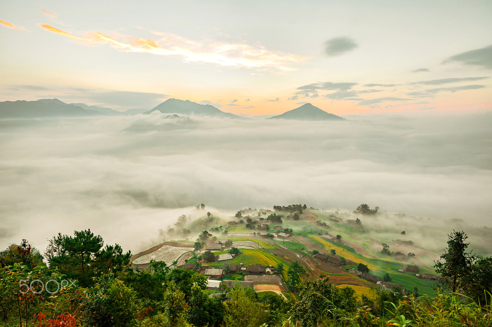 Nikon D700 sample photo. Cloud heaven - ban phung- hoang su phi - vietnam photography