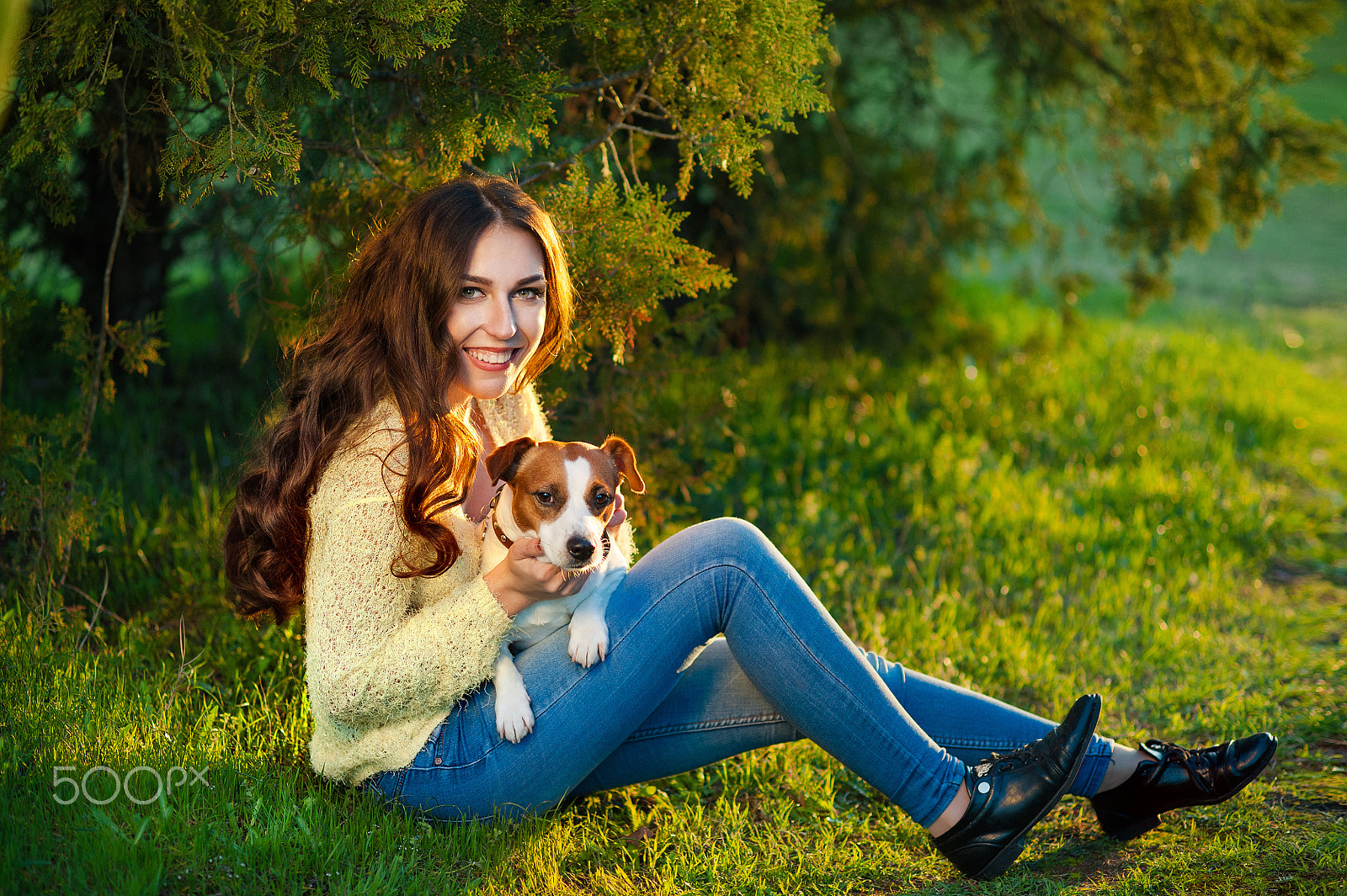Nikon D700 + Nikon AF Nikkor 85mm F1.8D sample photo. Young beautiful girl is dying and sits with her pet jack russell terrier on the green grass photography