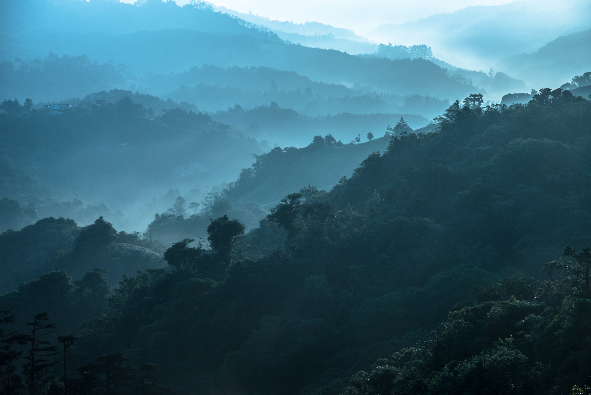 AF Zoom-Nikkor 28-105mm f/3.5-4.5D IF sample photo. Sunrise photography