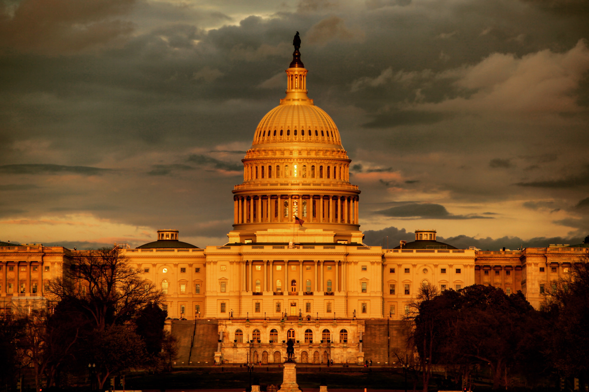 Canon EF 300mm F2.8L IS II USM sample photo. Capitol at sunset photography