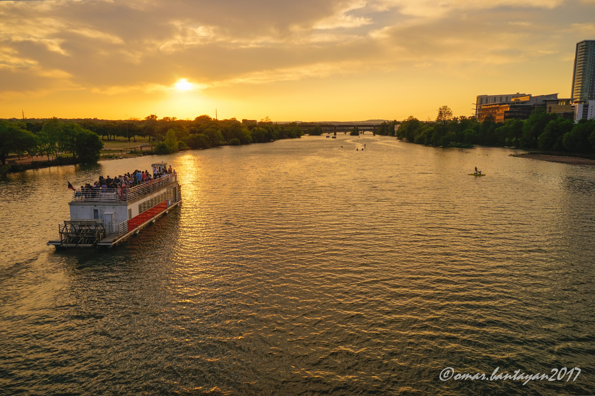 Sony a7 + Sony Vario Tessar T* FE 24-70mm F4 ZA OSS sample photo. Into the sunset photography